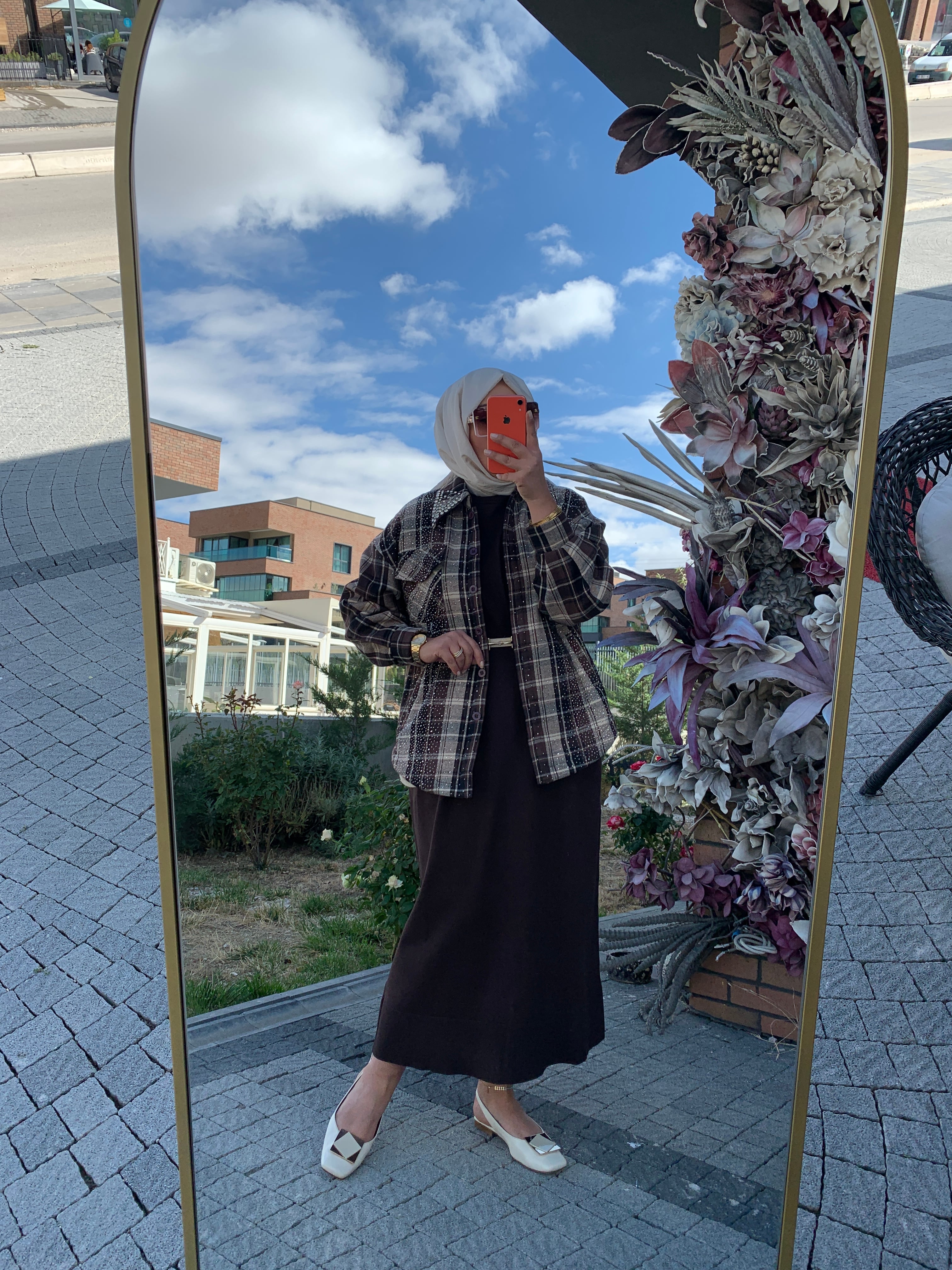 TAŞ İŞLEMELİ İÇİ KÜRKLÜ CEKET