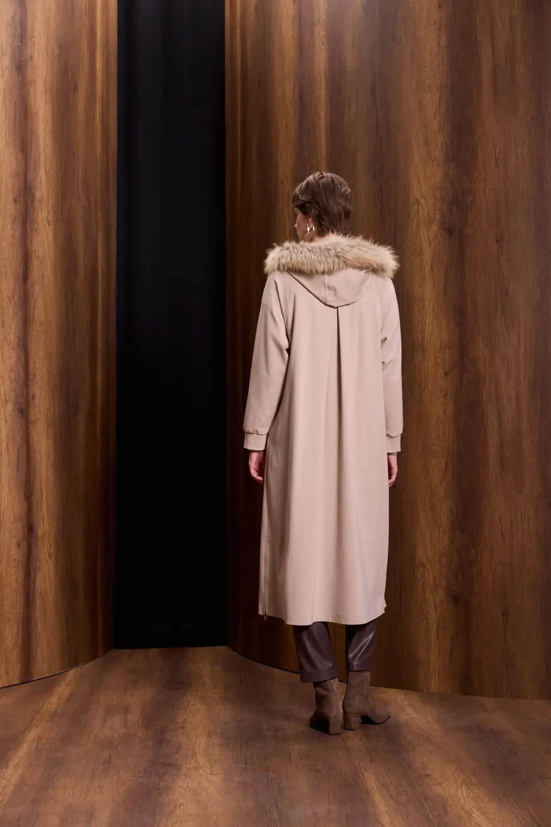 Kapşonu Kürklü Safor Kap