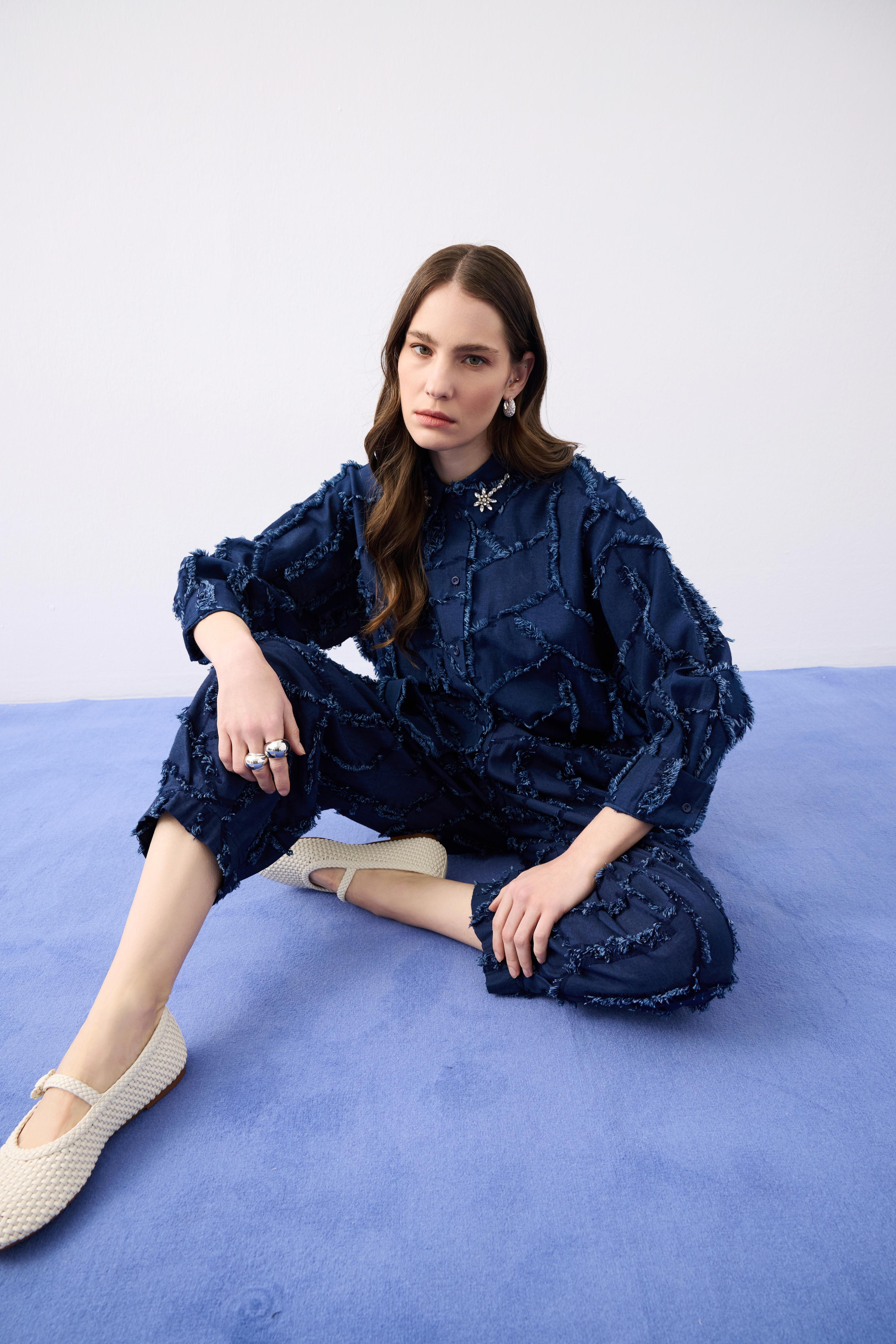 MAVİ SAÇAKLI PANTOLON