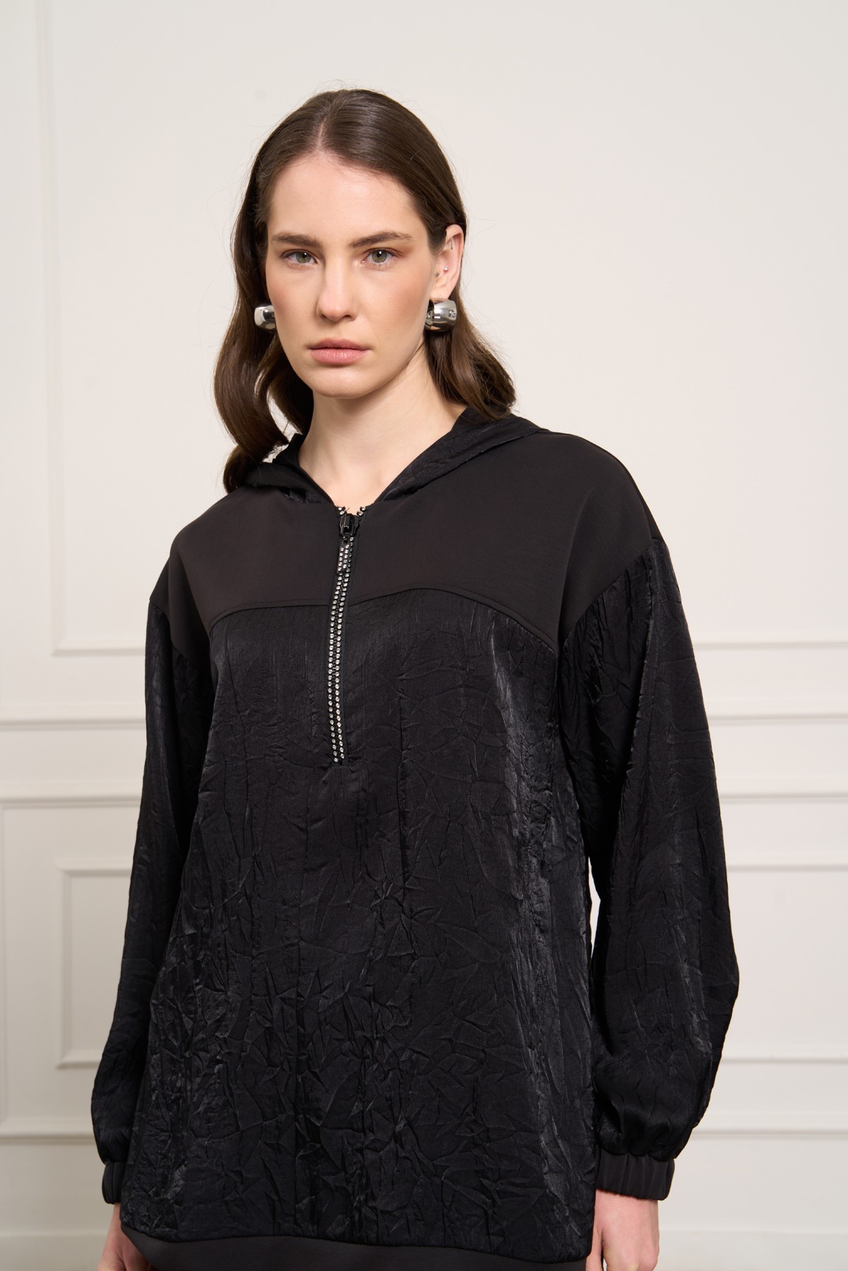 SİYAH KRAŞ DETAY JOGGER PANTOLON 
