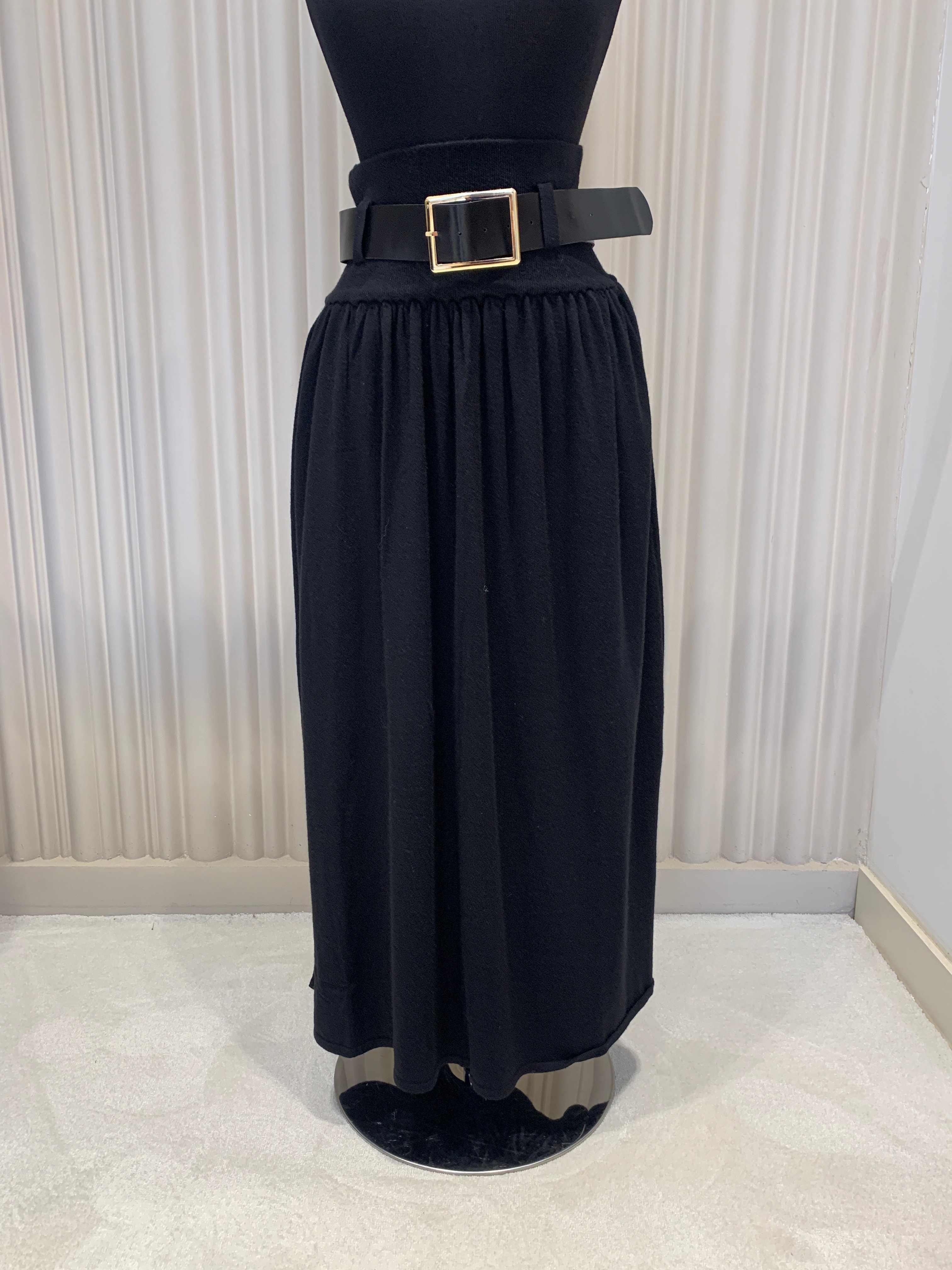 KEMERLİ TRİKO ETEK