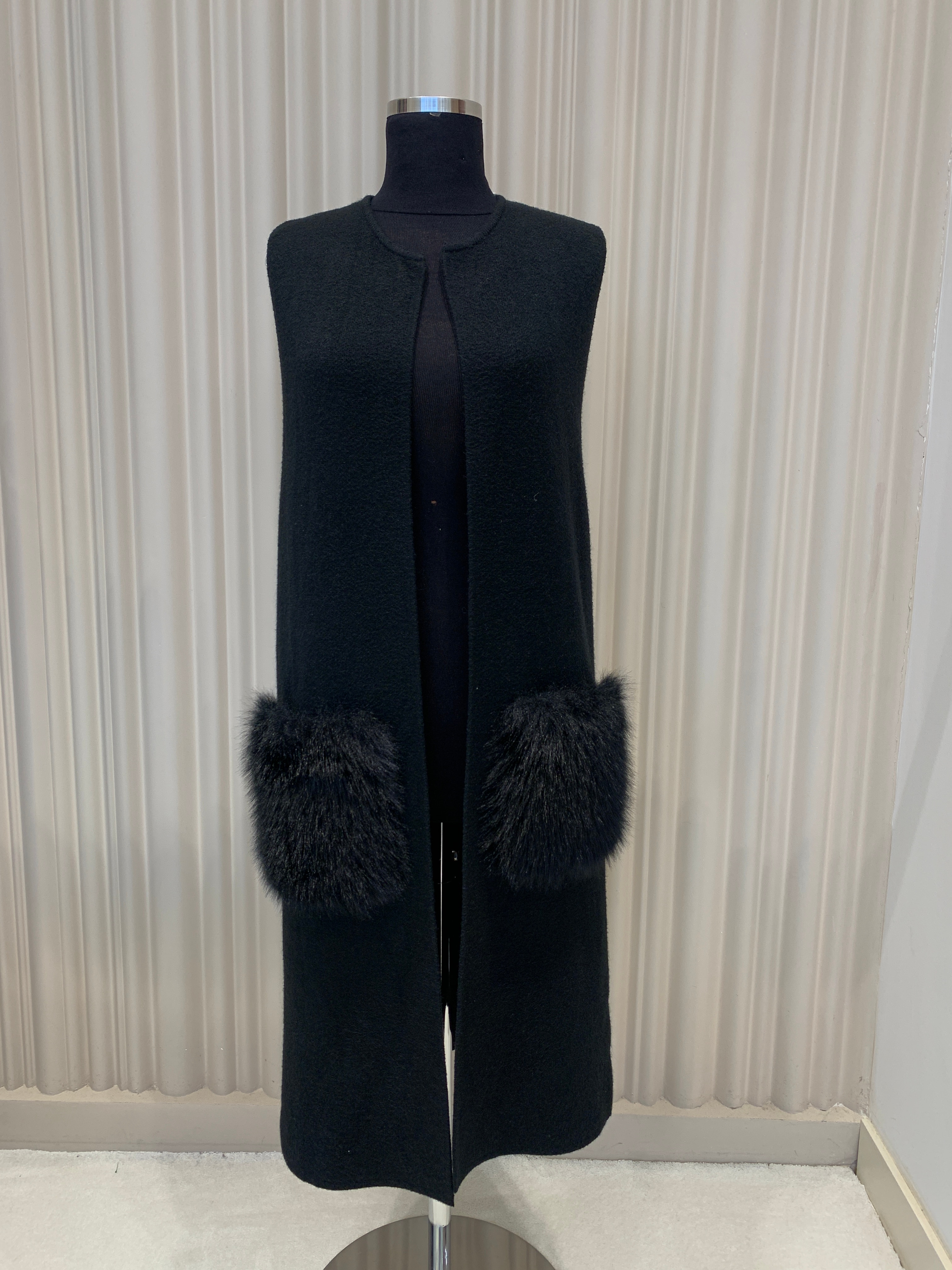 CEPLERİ KÜRKLÜ YELEK