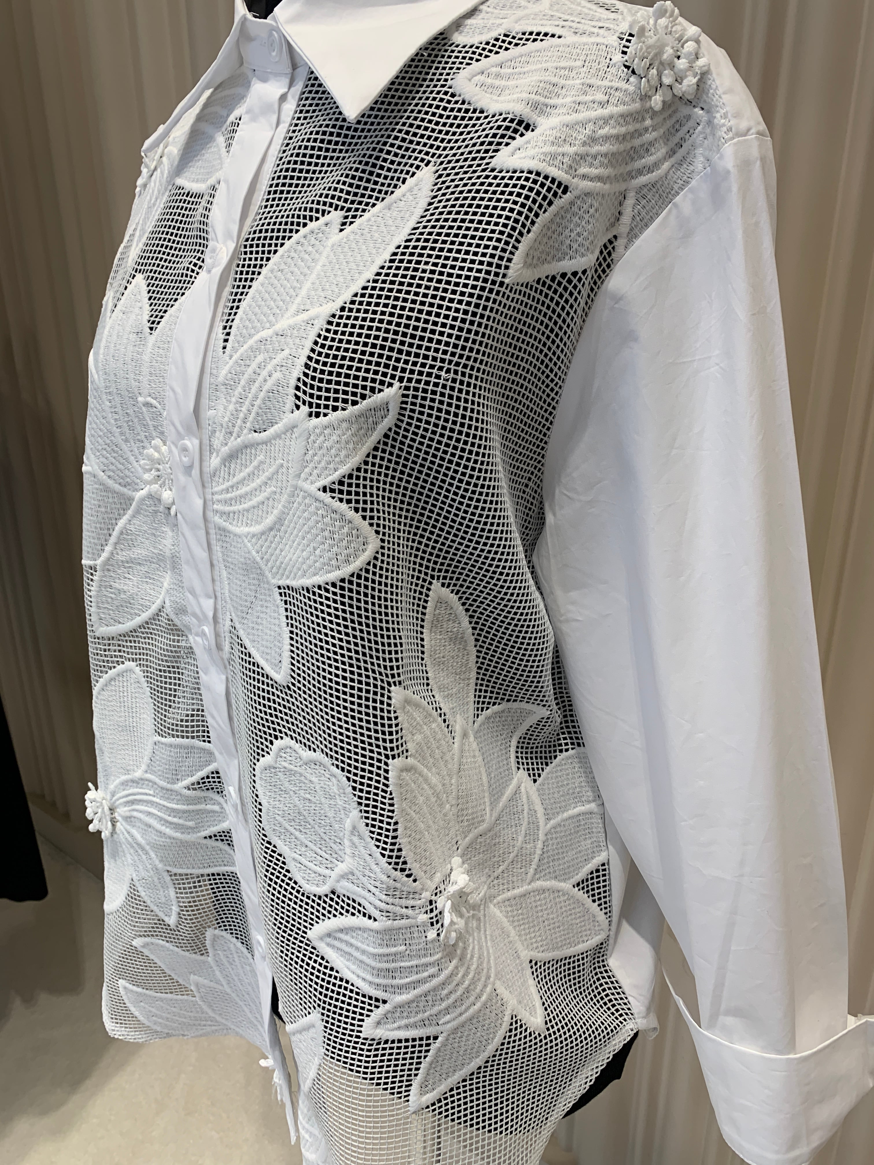 FİLE ÇİÇEK DETAYLI GÖMLEK