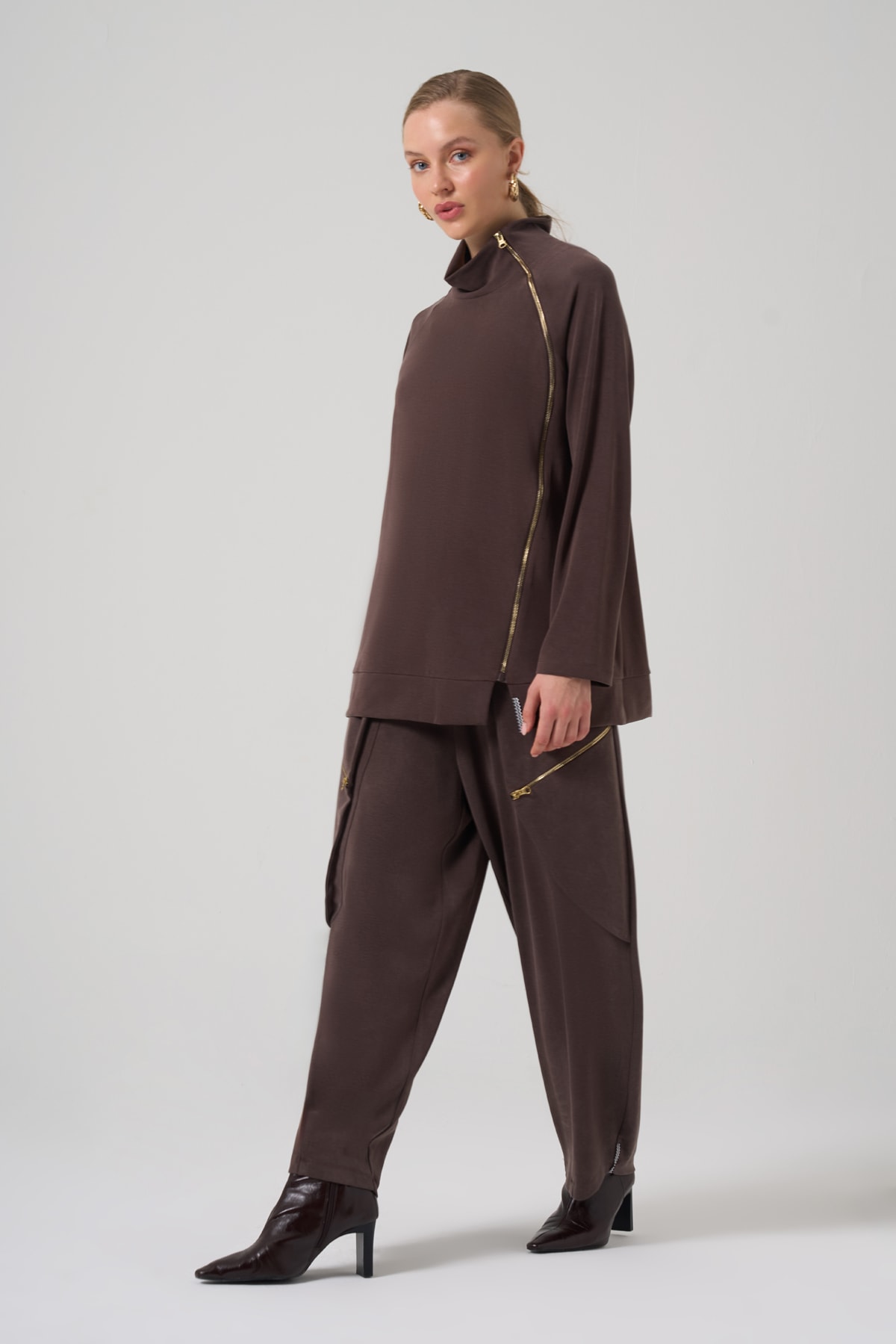 YANLARI FERMUAR DETAY KAHVERENGİ PANTOLON