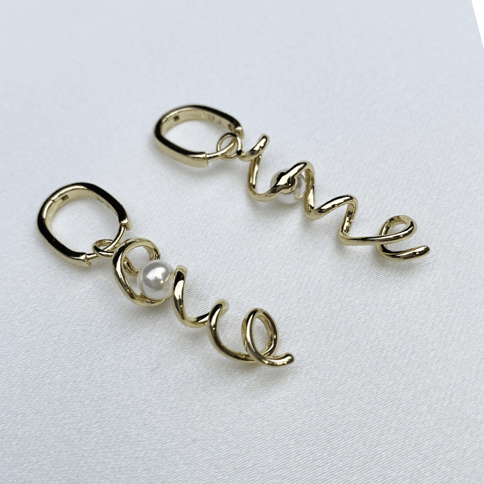 Gold Love Yazılı Küpe