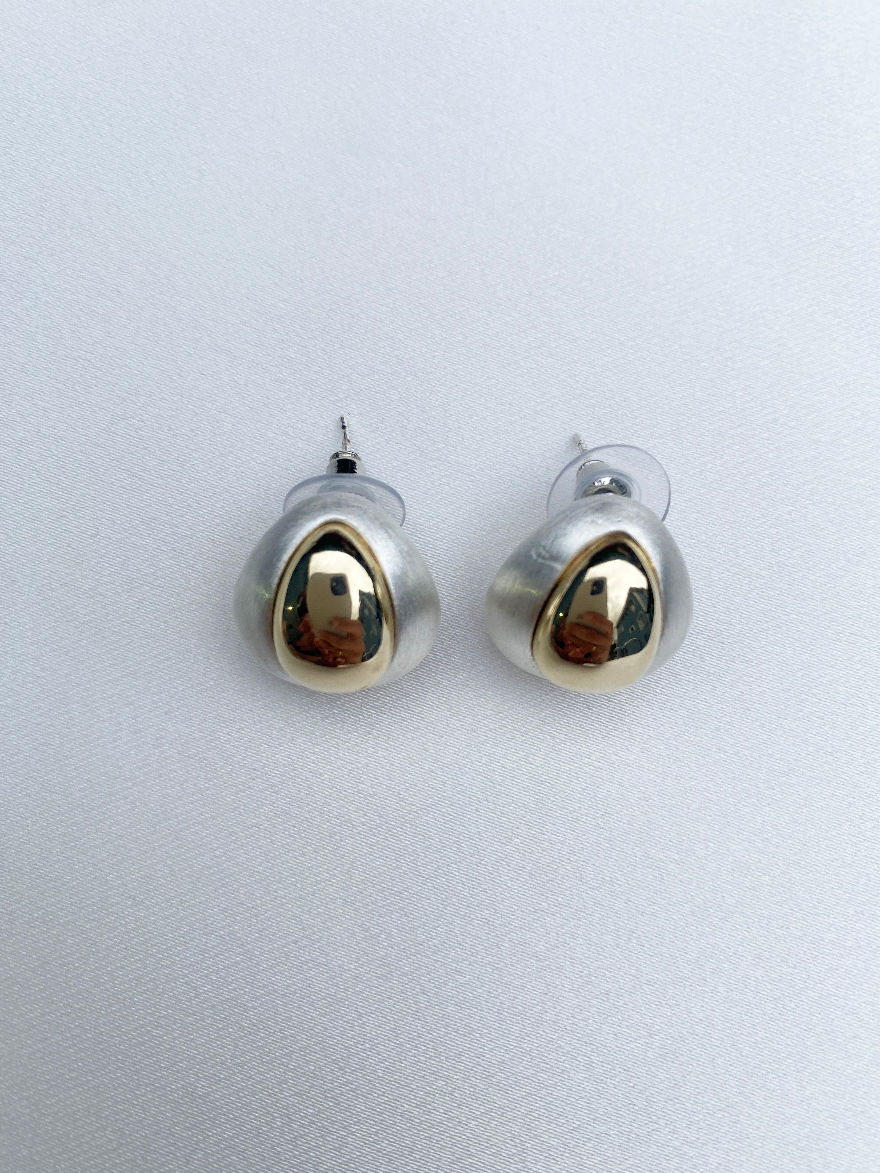 Gold Detaylı Gümüş Top Küpe