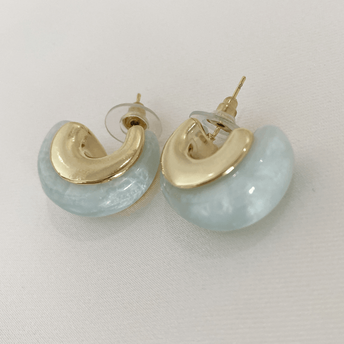 Mavi Akrilik Gold Detaylı Küpe