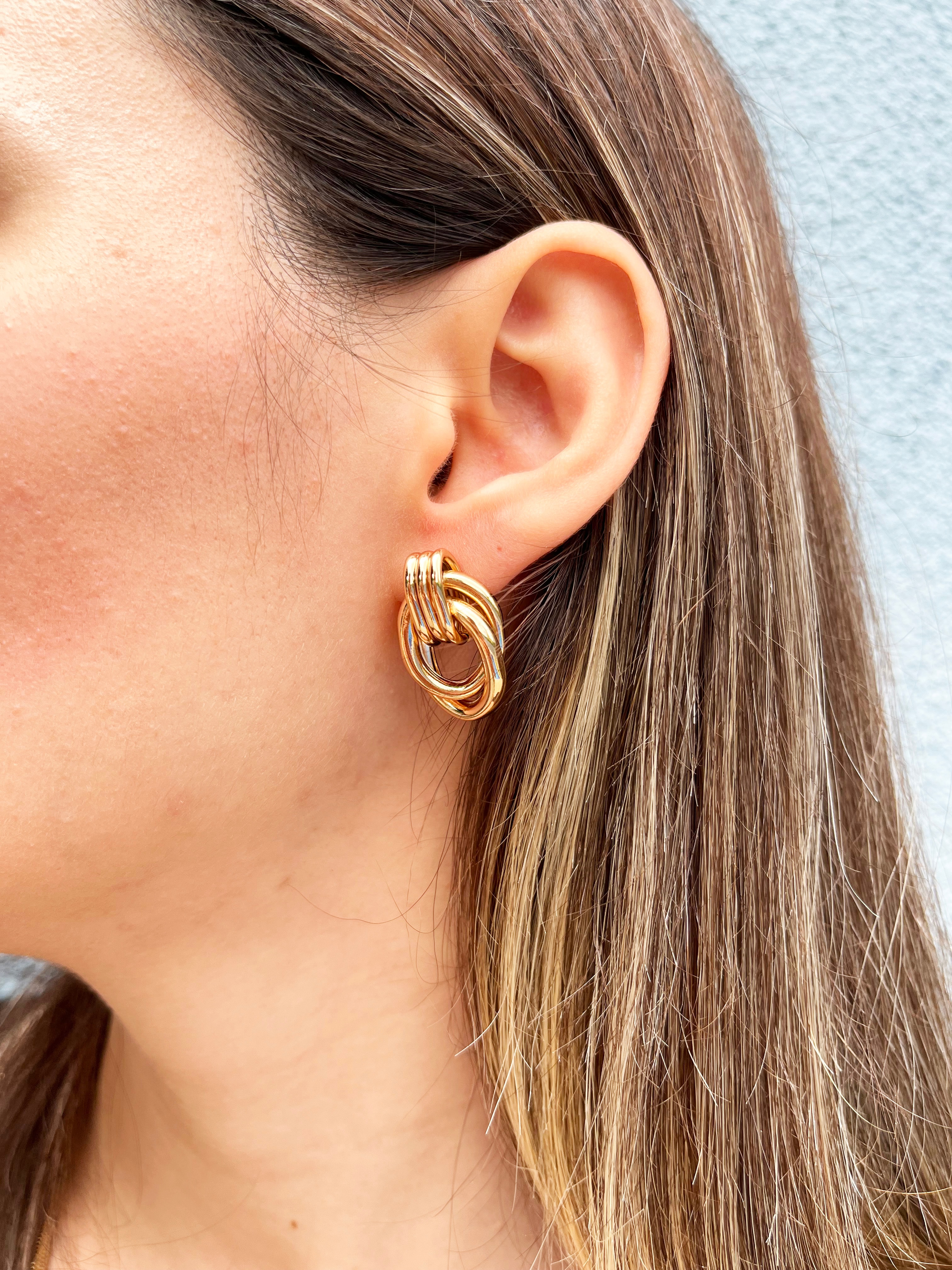 Gold Düğüm Model Küpe