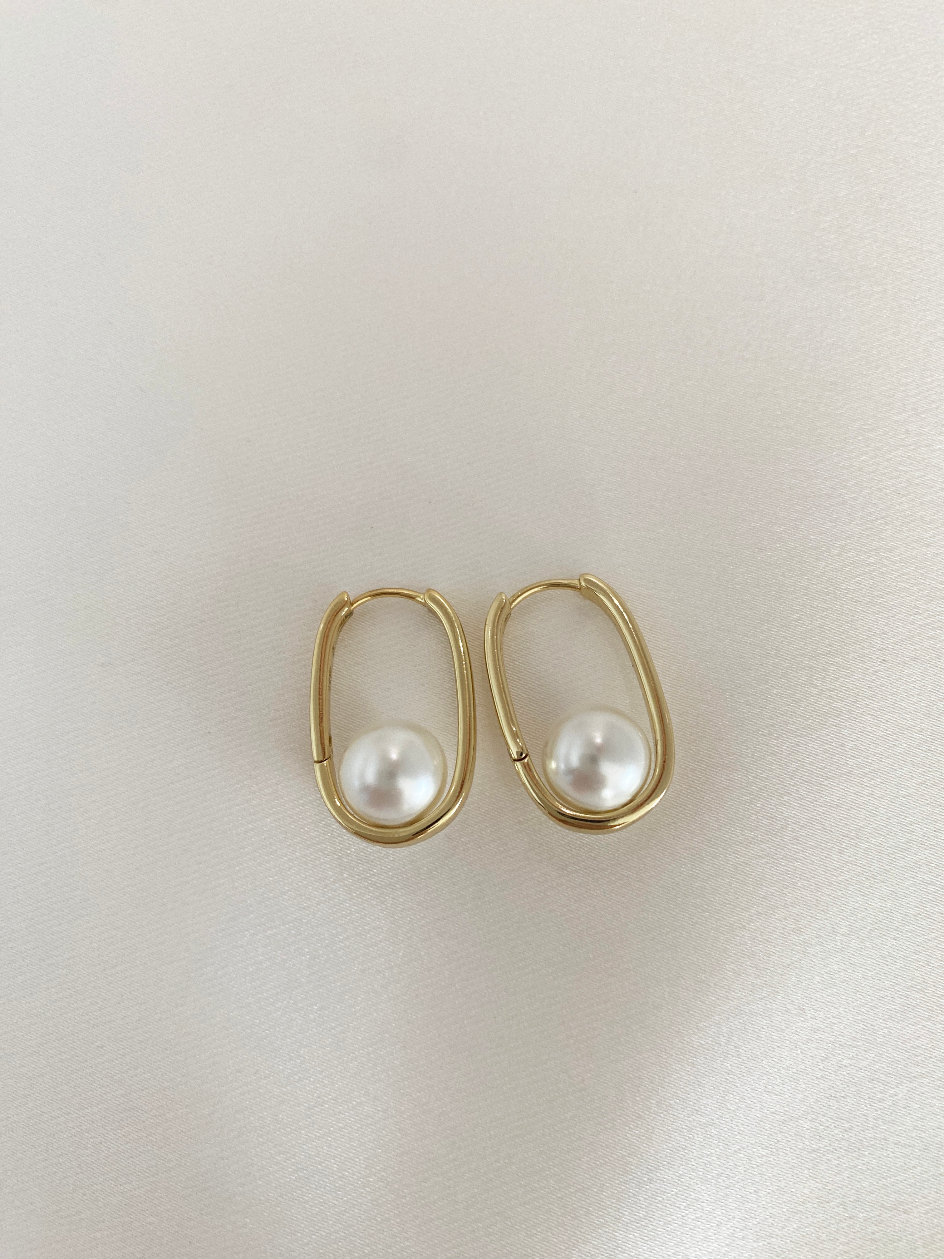 Ortası İncili Gold Küpe