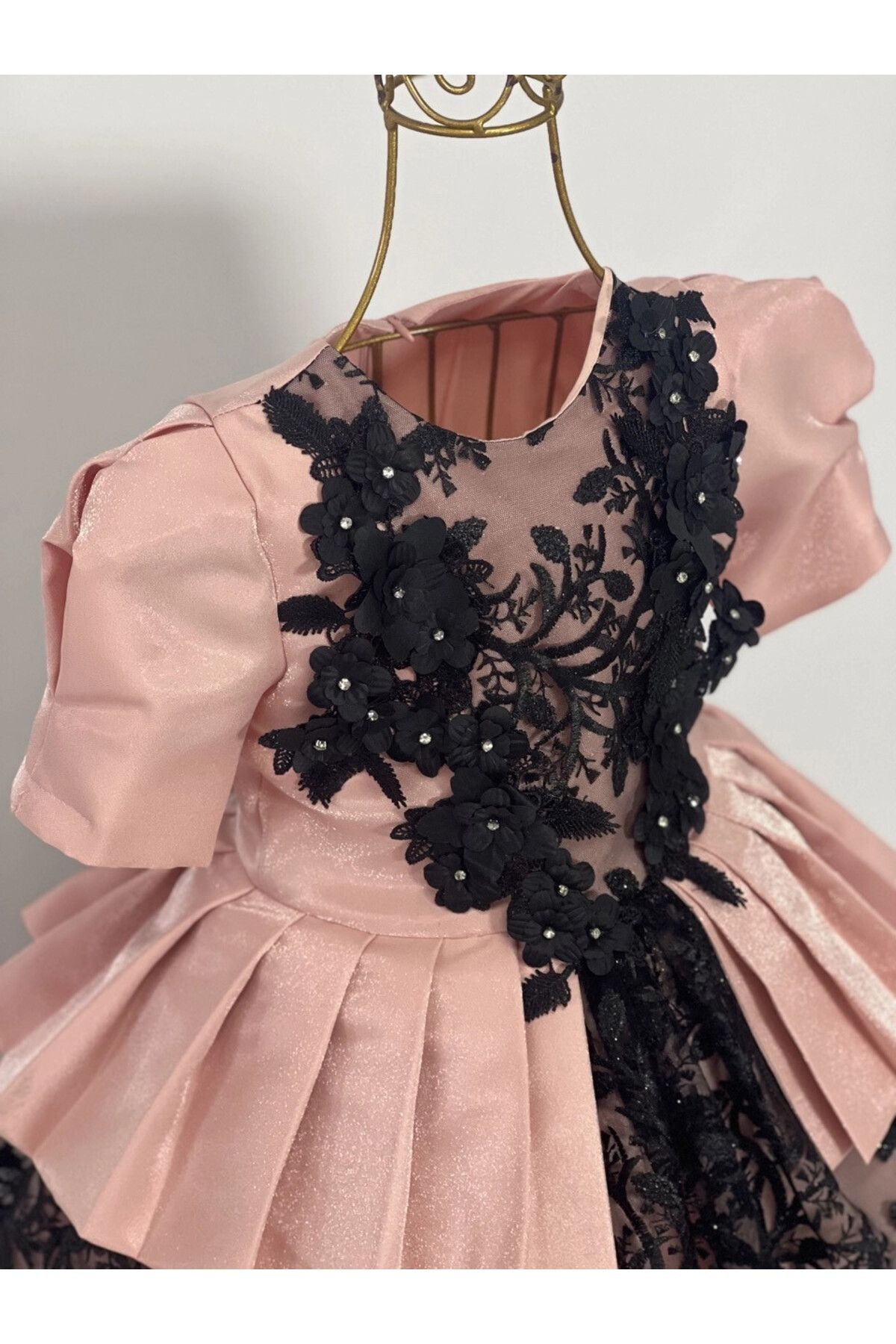 KIZ ÇOCUK PEMBE SİYAH KÜPÜRLÜ ELBİSE