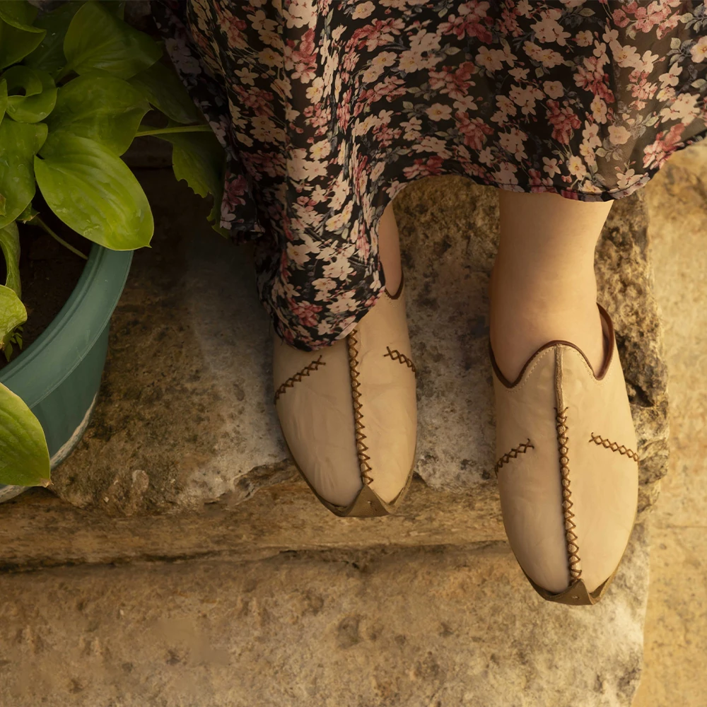 Saraçlı Burunlu Kadın Terlik - Bej