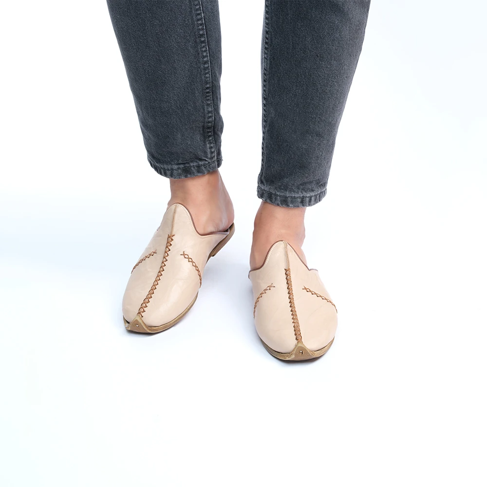 Saraçlı Burunlu Erkek Terlik - Bej