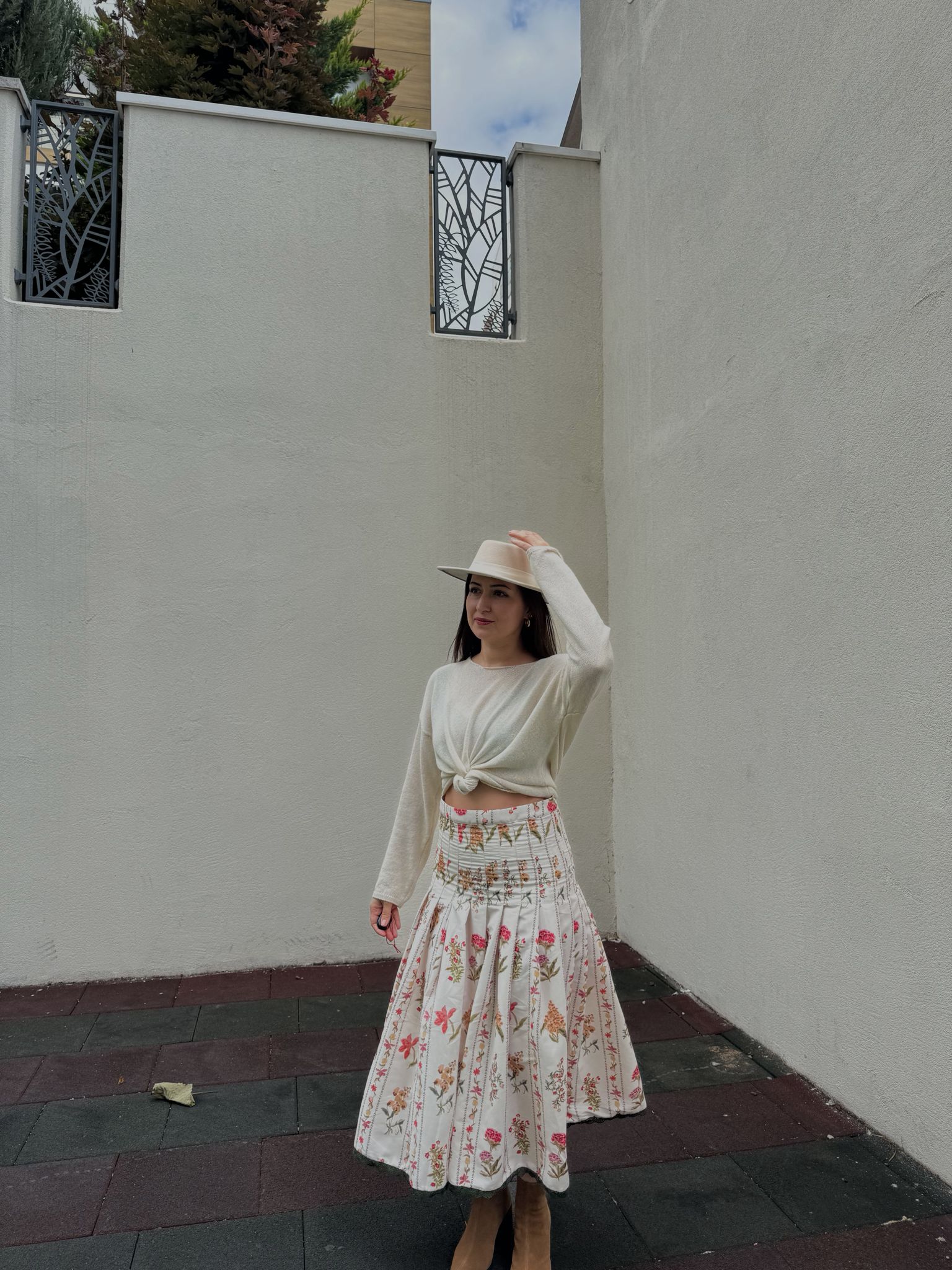 Çiçek Desenli Marka Etek