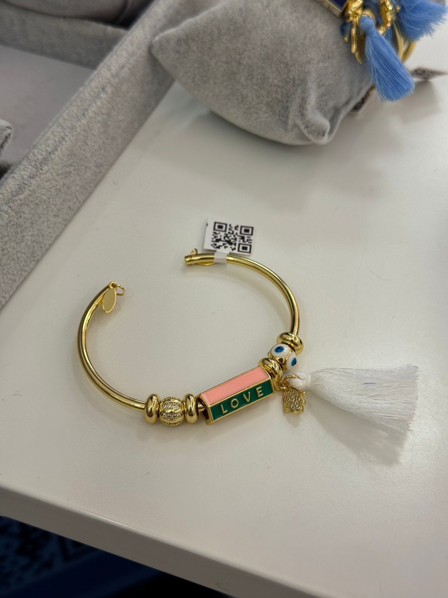Beyaz Püsküllü şans Bilekliği