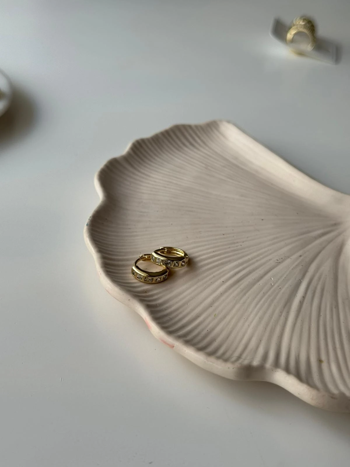 Taşlı Çelik Küpe