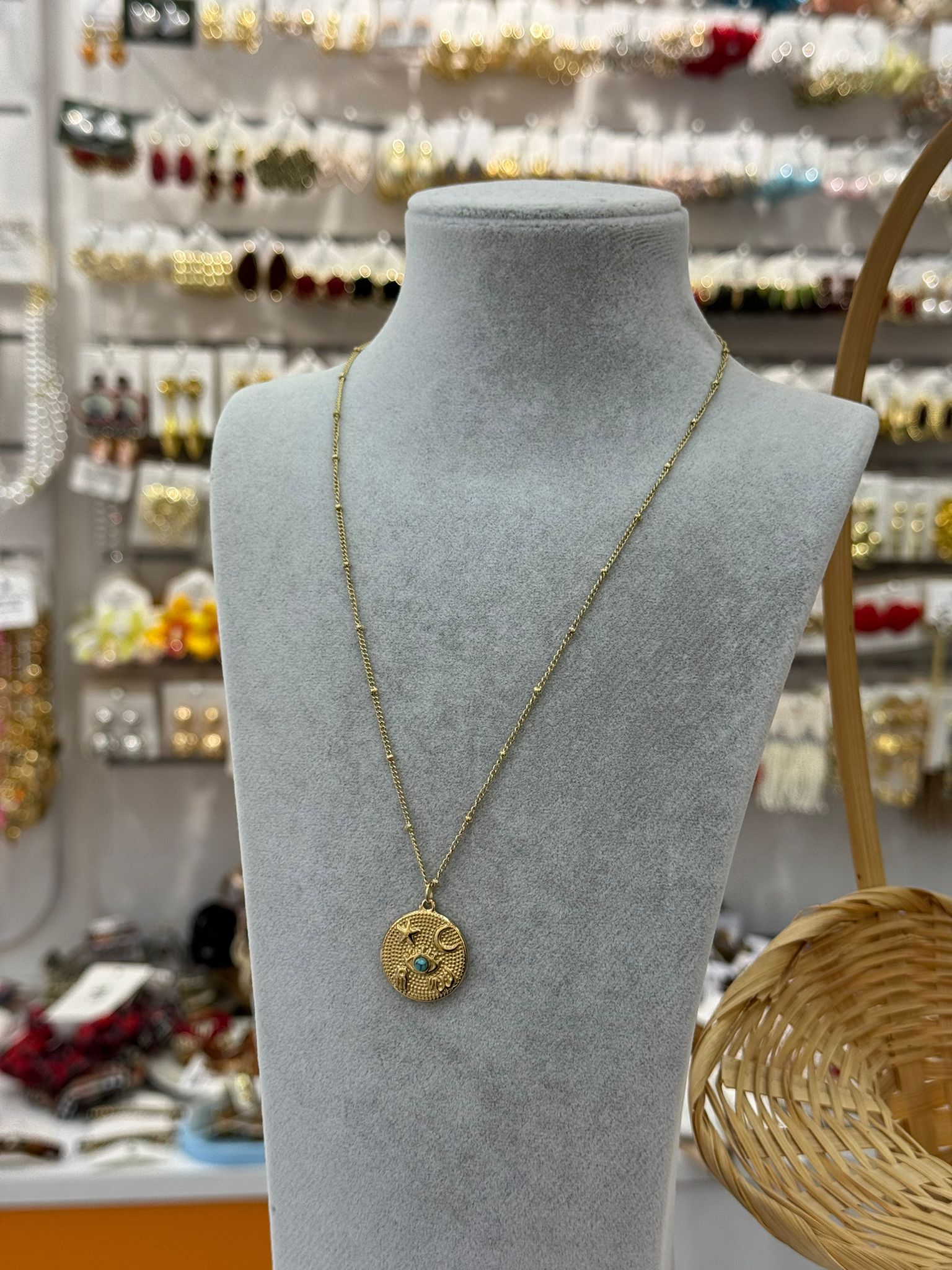 Çelik Şans Kolyesi