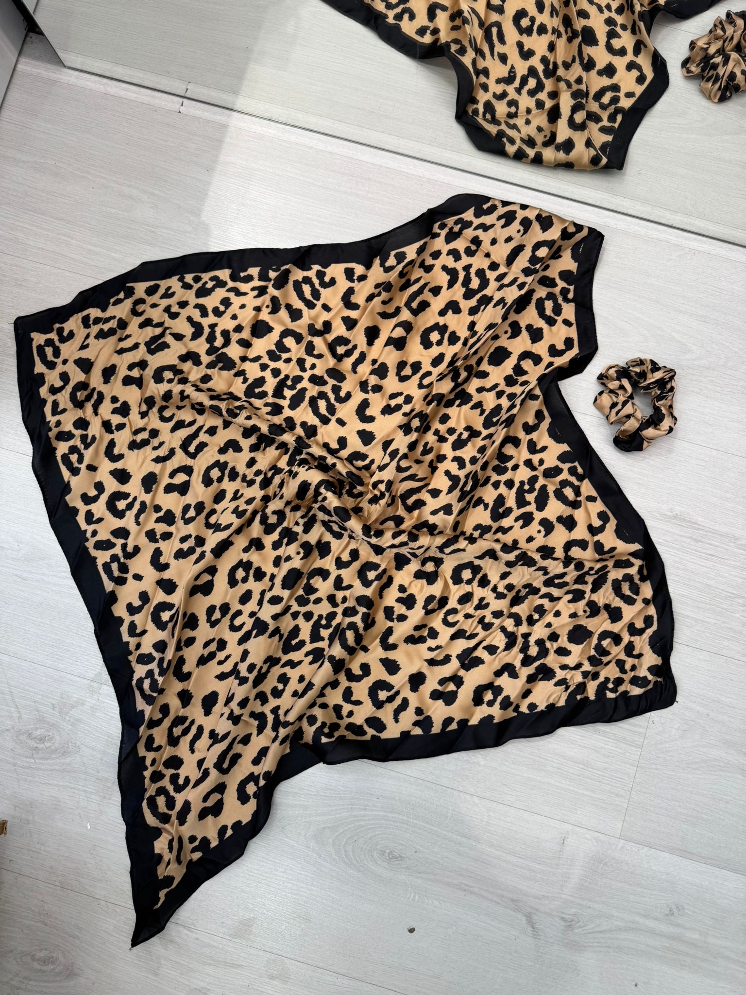 Lastik Toka Ve Fular Seti 70*70