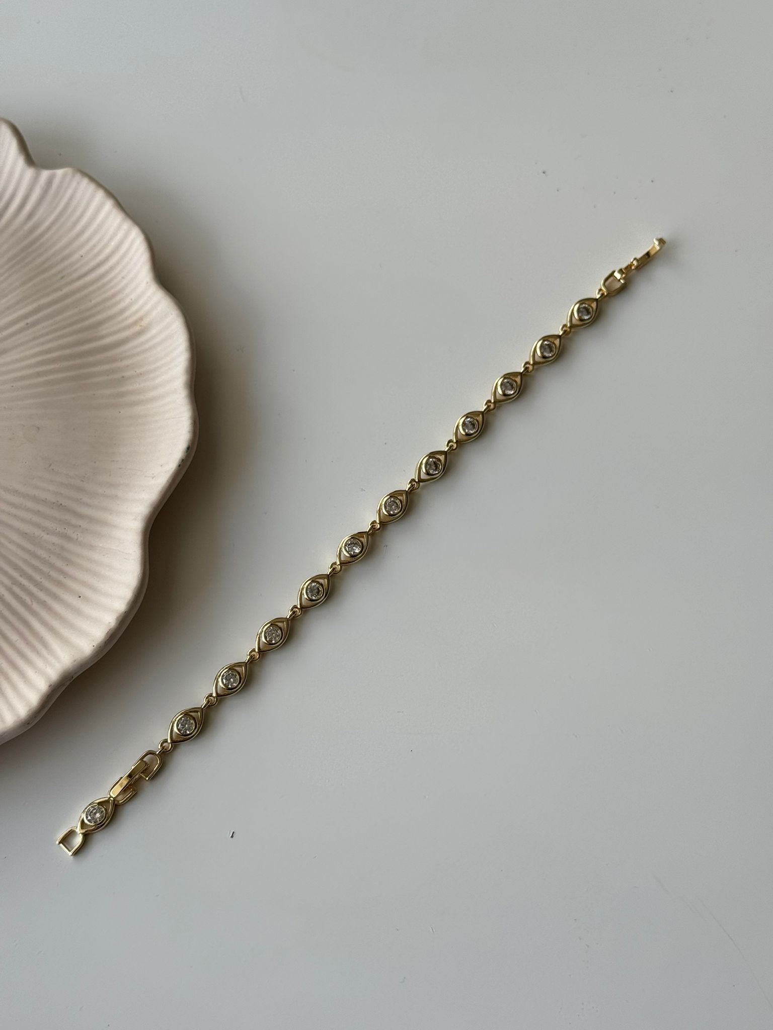 Çelik Göz Bileklik