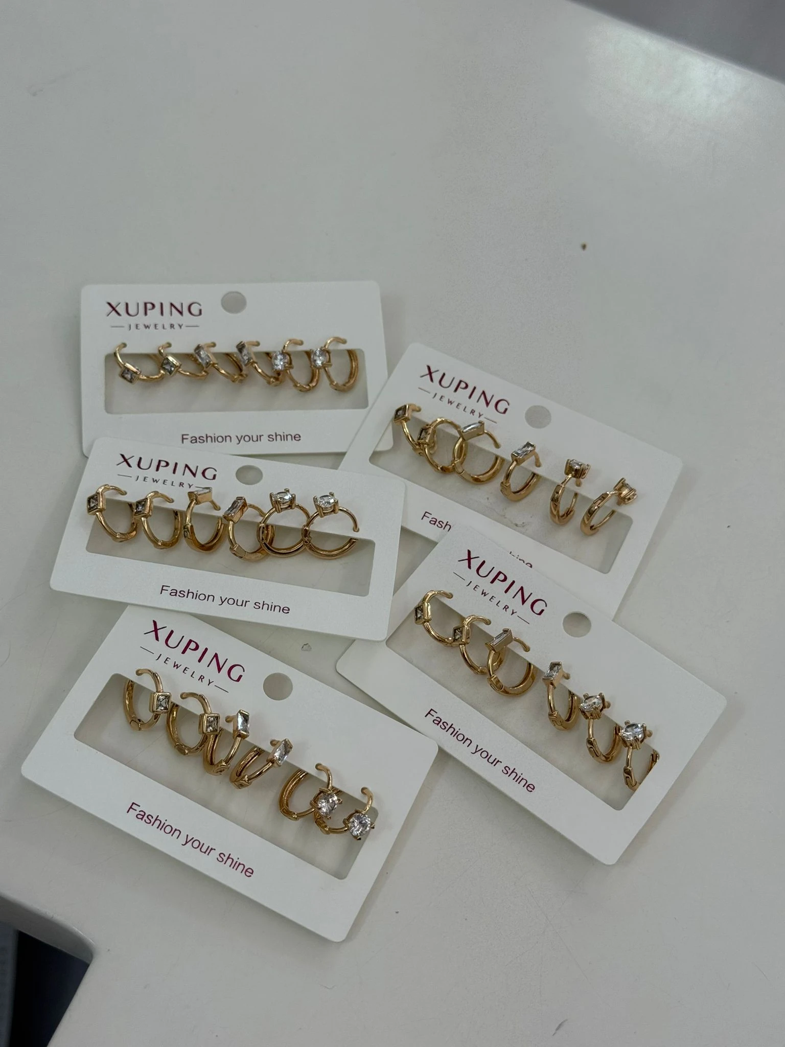 Taş Halkalı Çelik Küpe Seti 