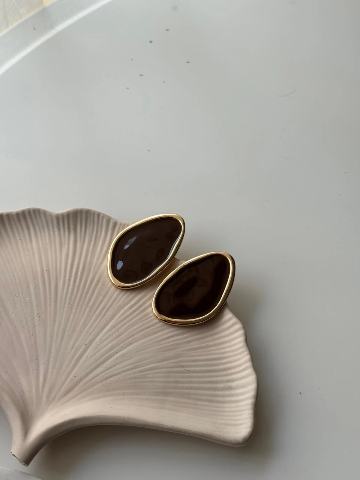 Kahverengi Tasarım Küpe