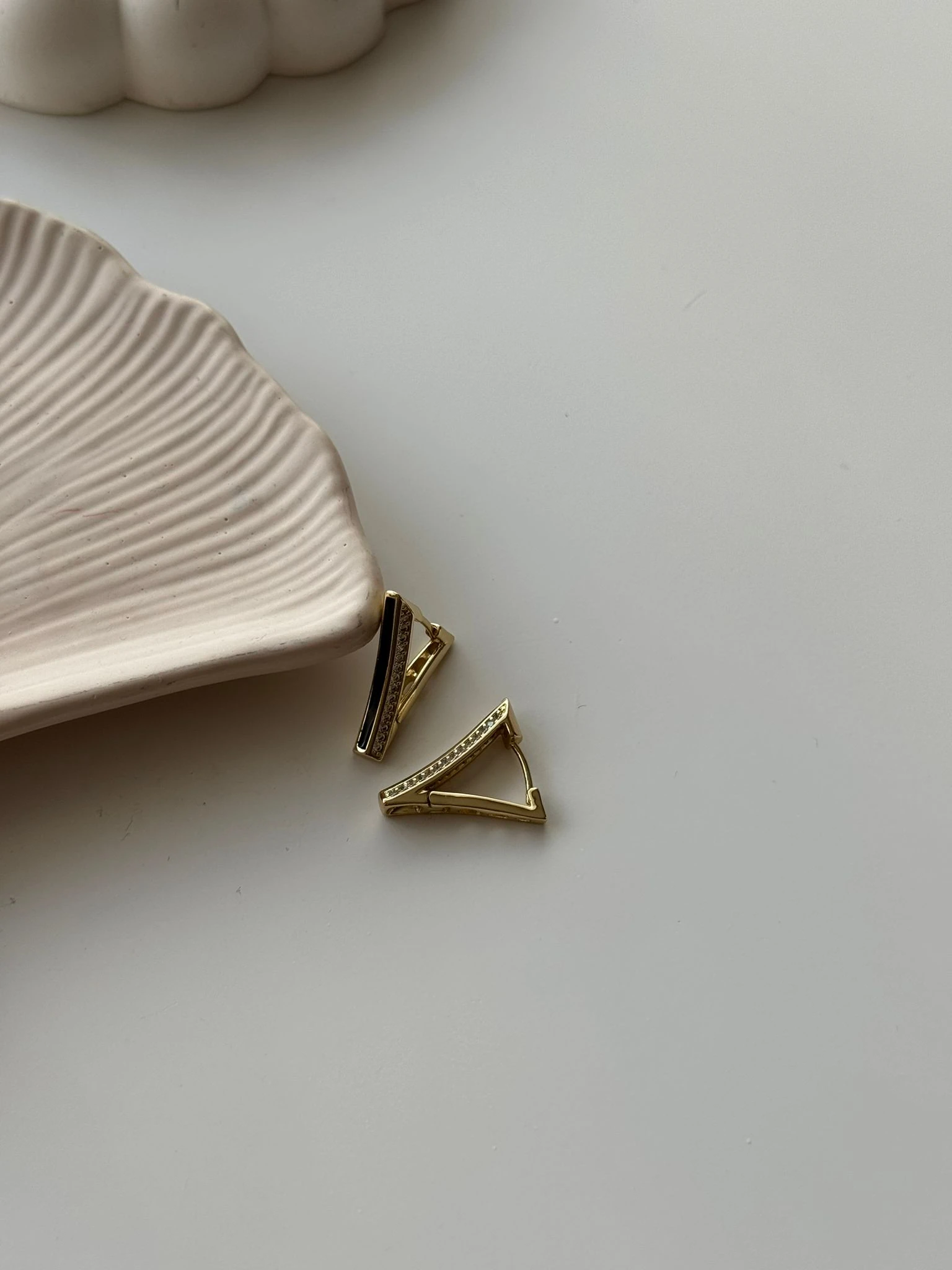 Siyah mineli V Küpe