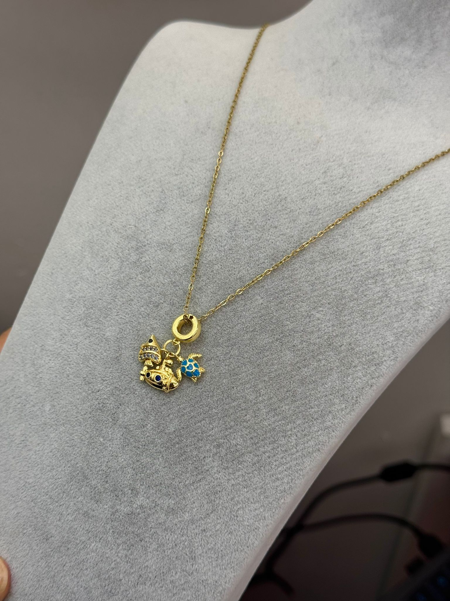 Çarmlı Çelik Kolye