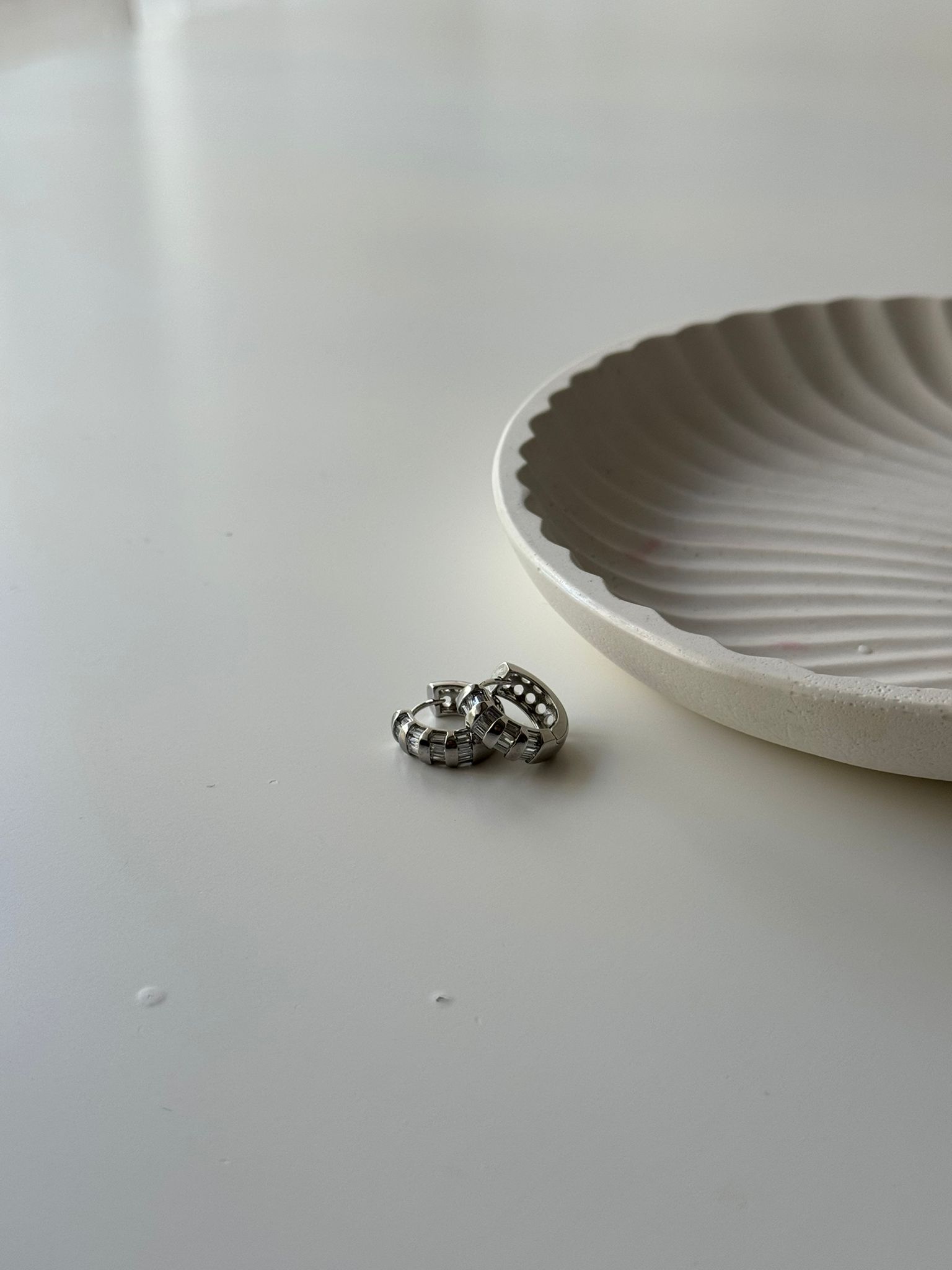 Taşlı Çelik Halka Küpe