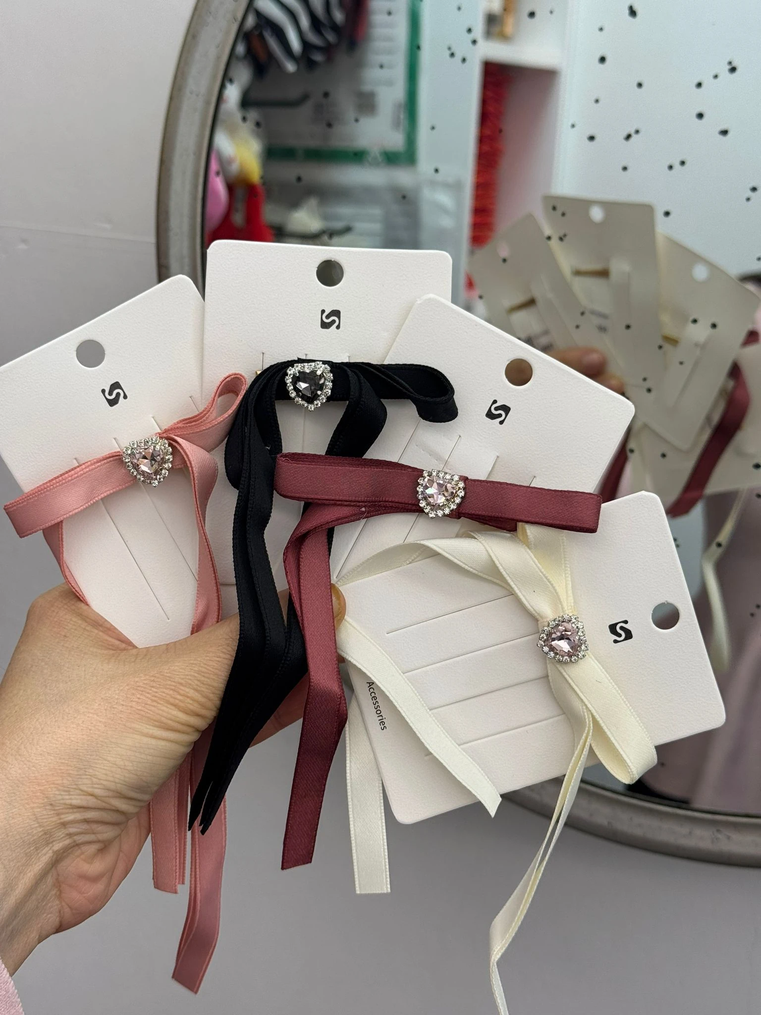 Taşlı Ve Kurdeleli Fiyonk Toka