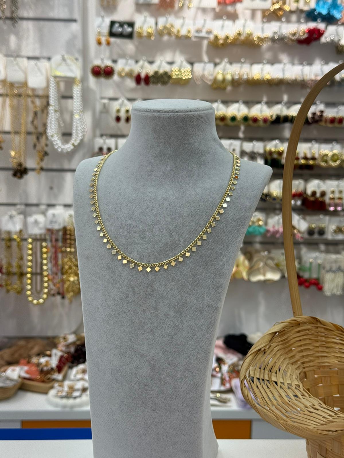 Kare Pullu Çelik Kolye