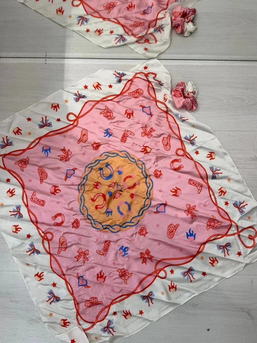 Lastik Toka Ve Fular Seti 70*70