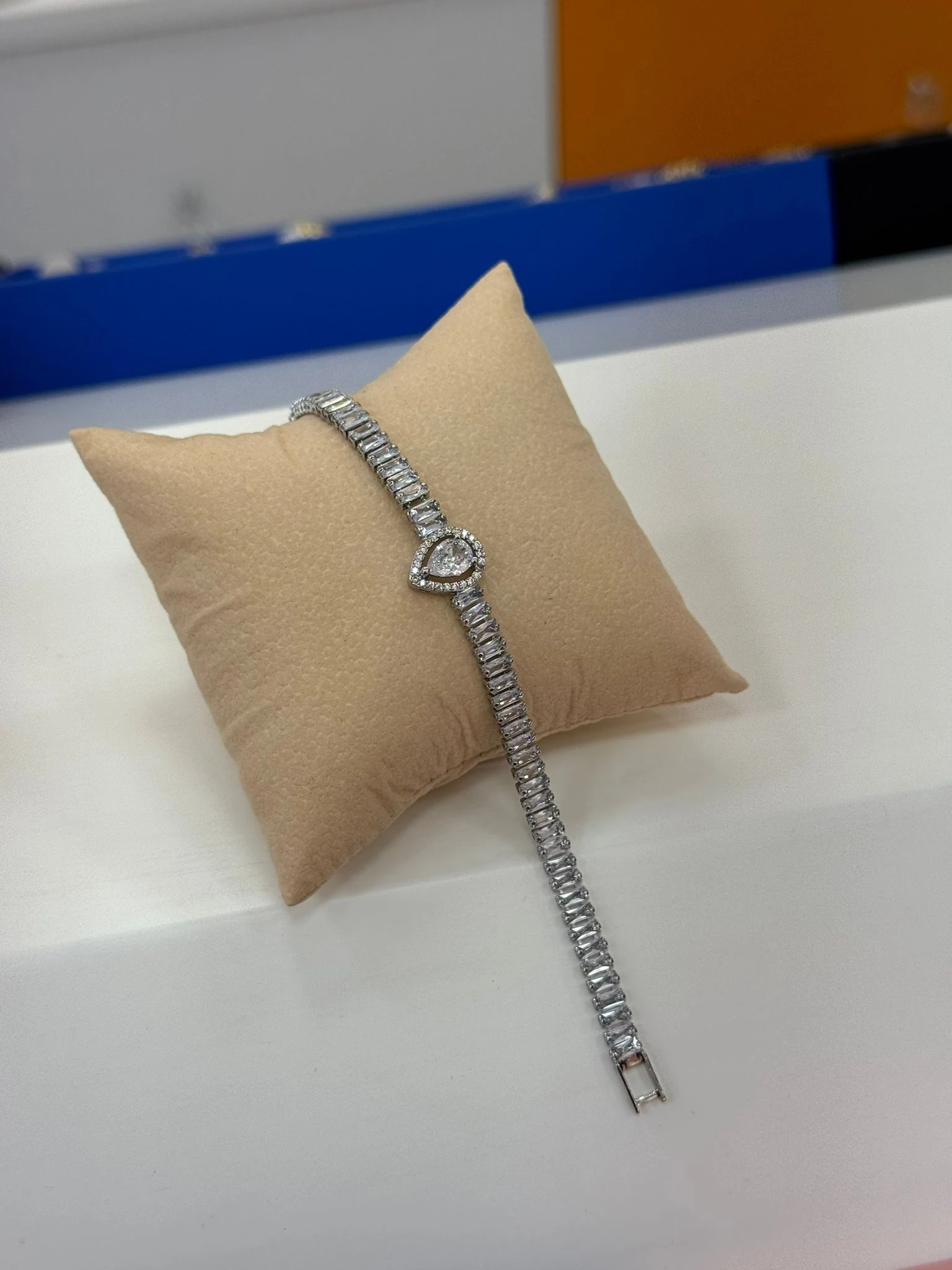 Damla Taşlı Çelik Su yolu Bileklik