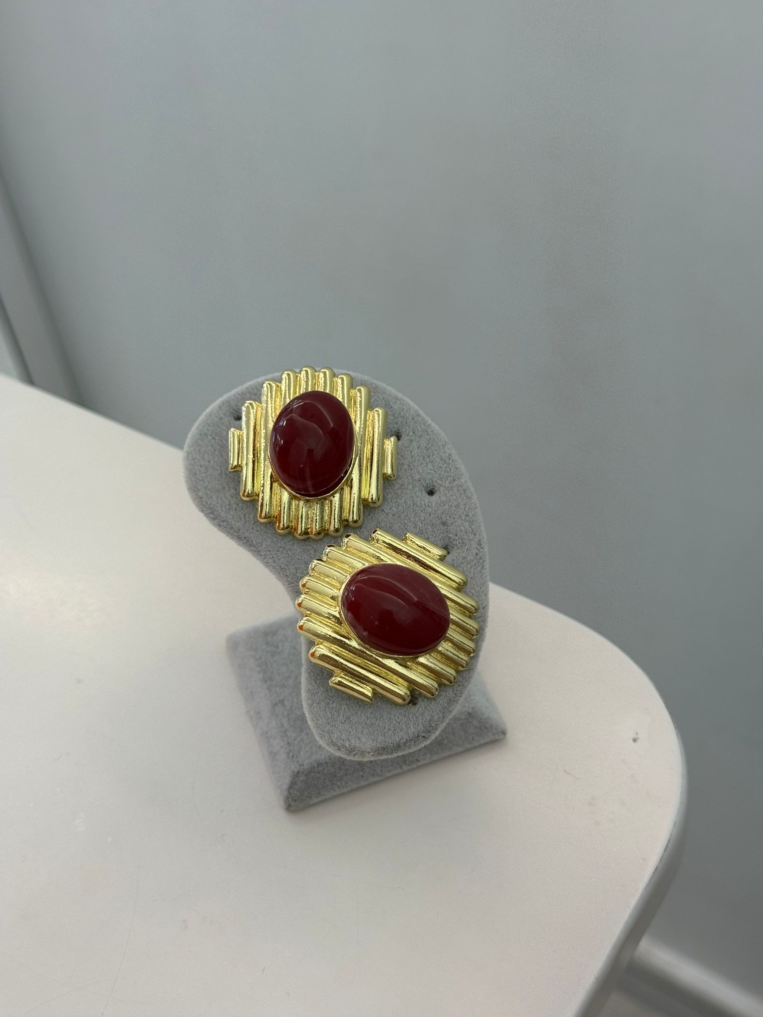 Kırmızı reçine Marka Küpe