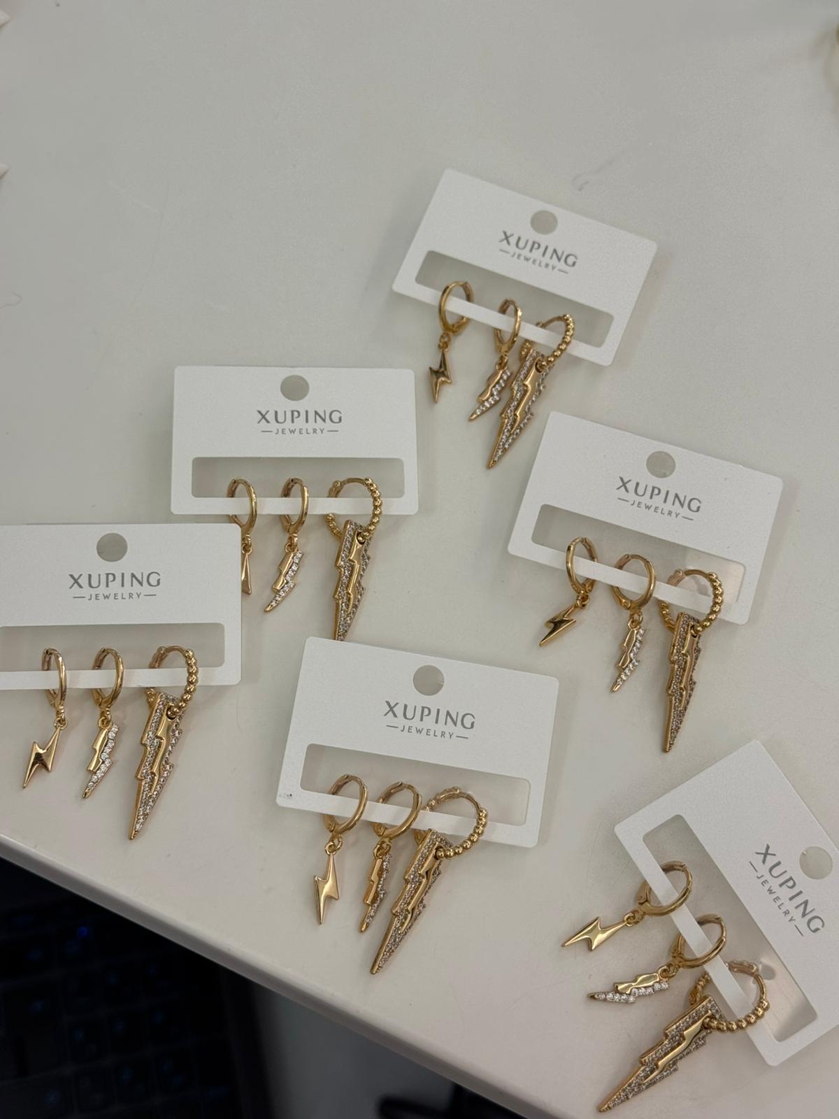 Şimşekli Çelik Küpe Seti 