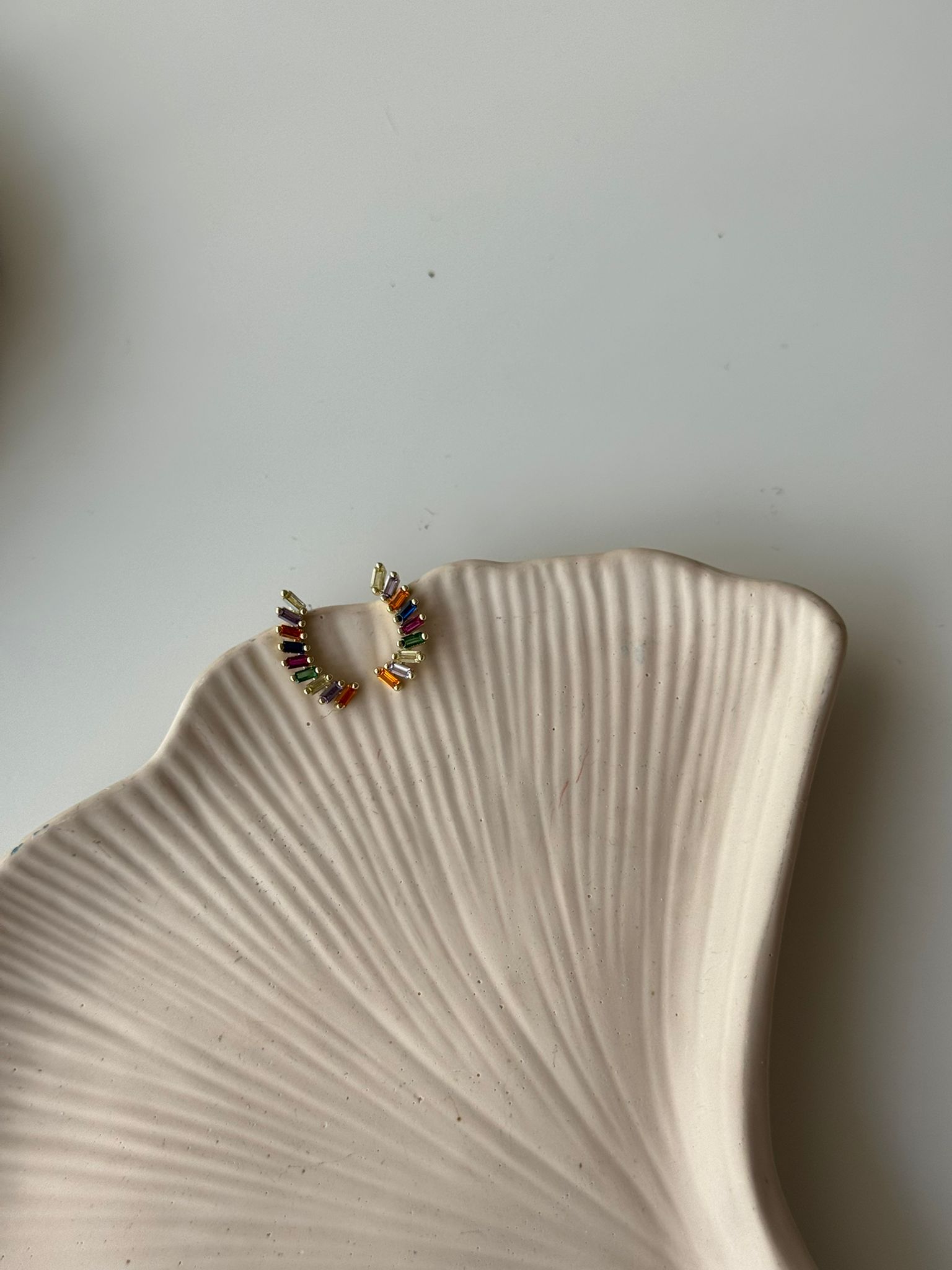 Renkli Taşlı tasarım Çelik Küpe