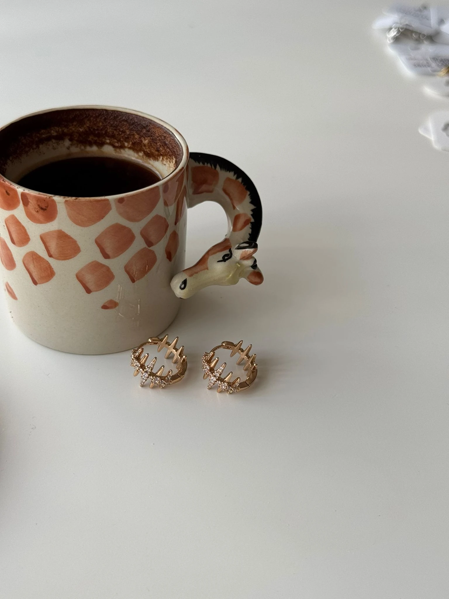 Çizgi Detaylı Çelik Küpe