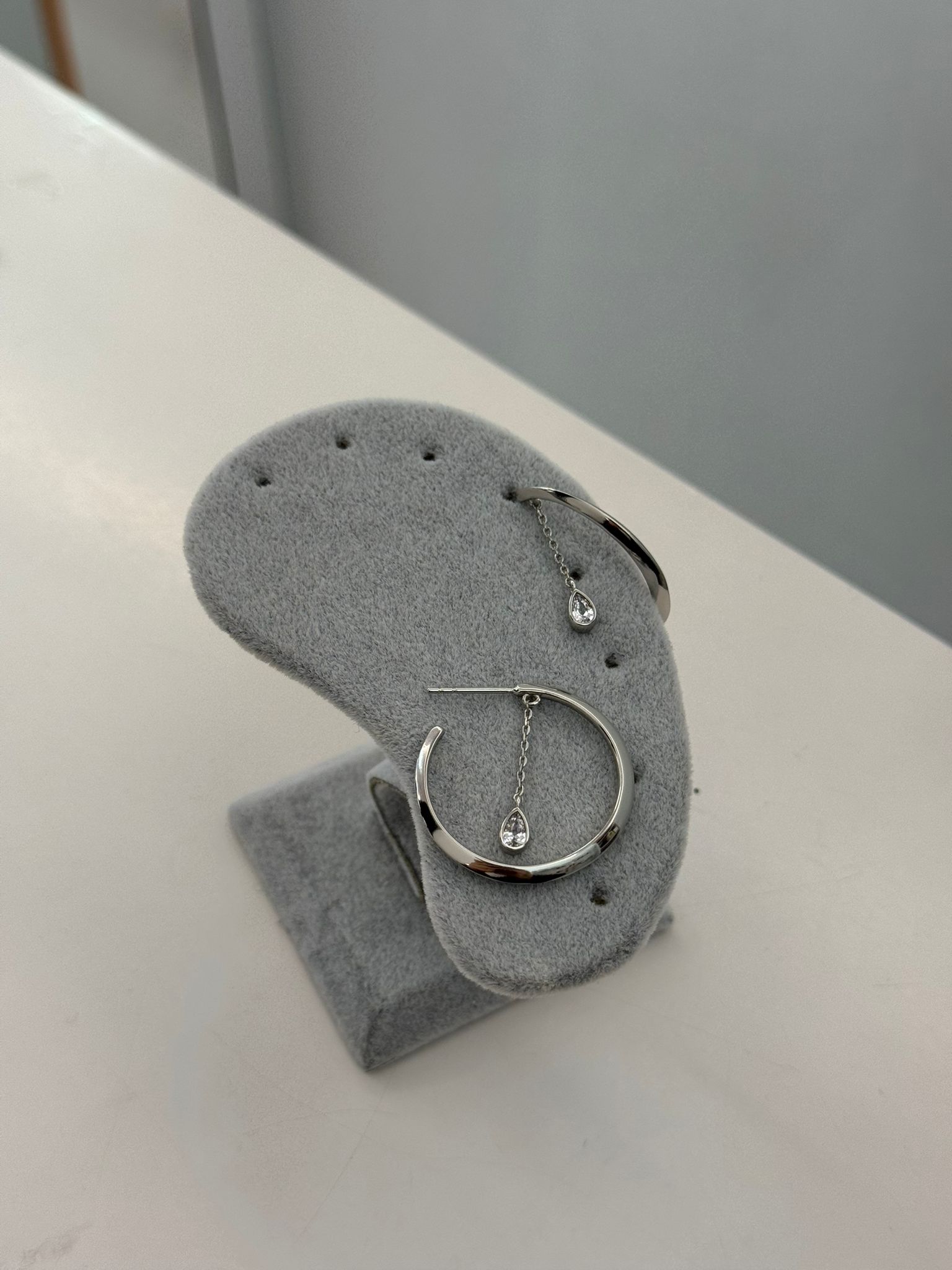 Damla Sallantılı Çelik Küpe