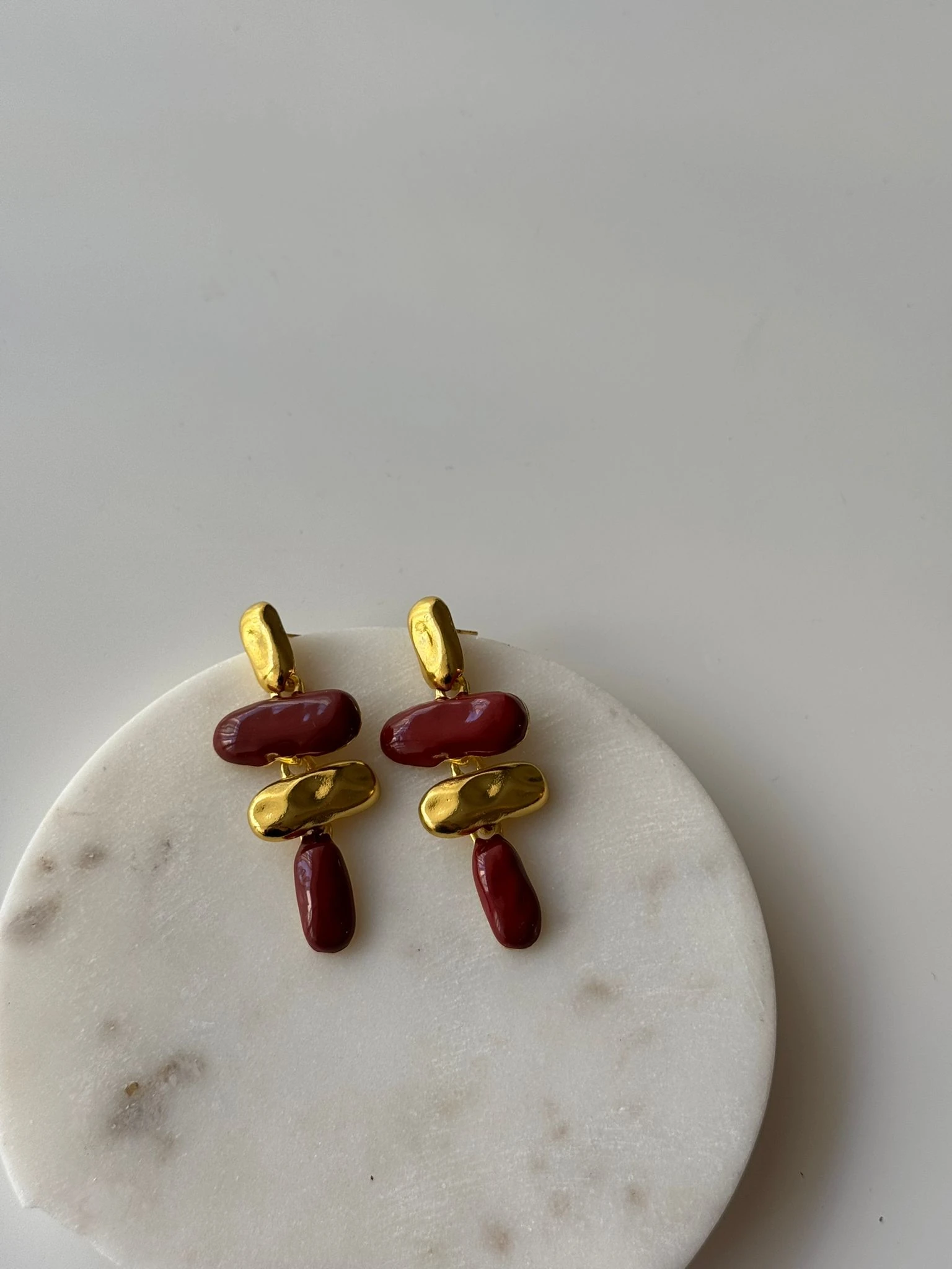 Mineli Tasarım Küpe