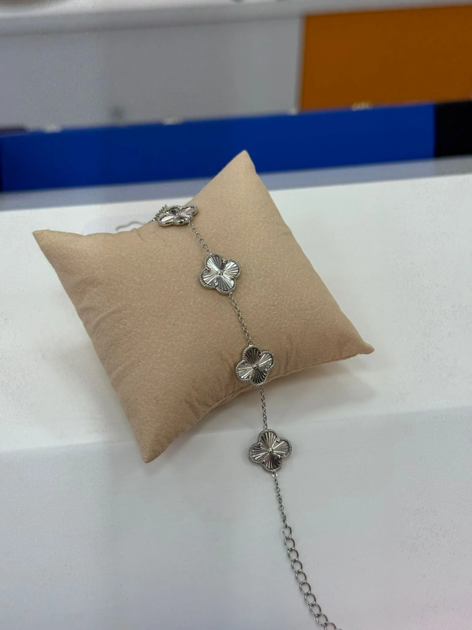 Çelik Yonca Bileklik