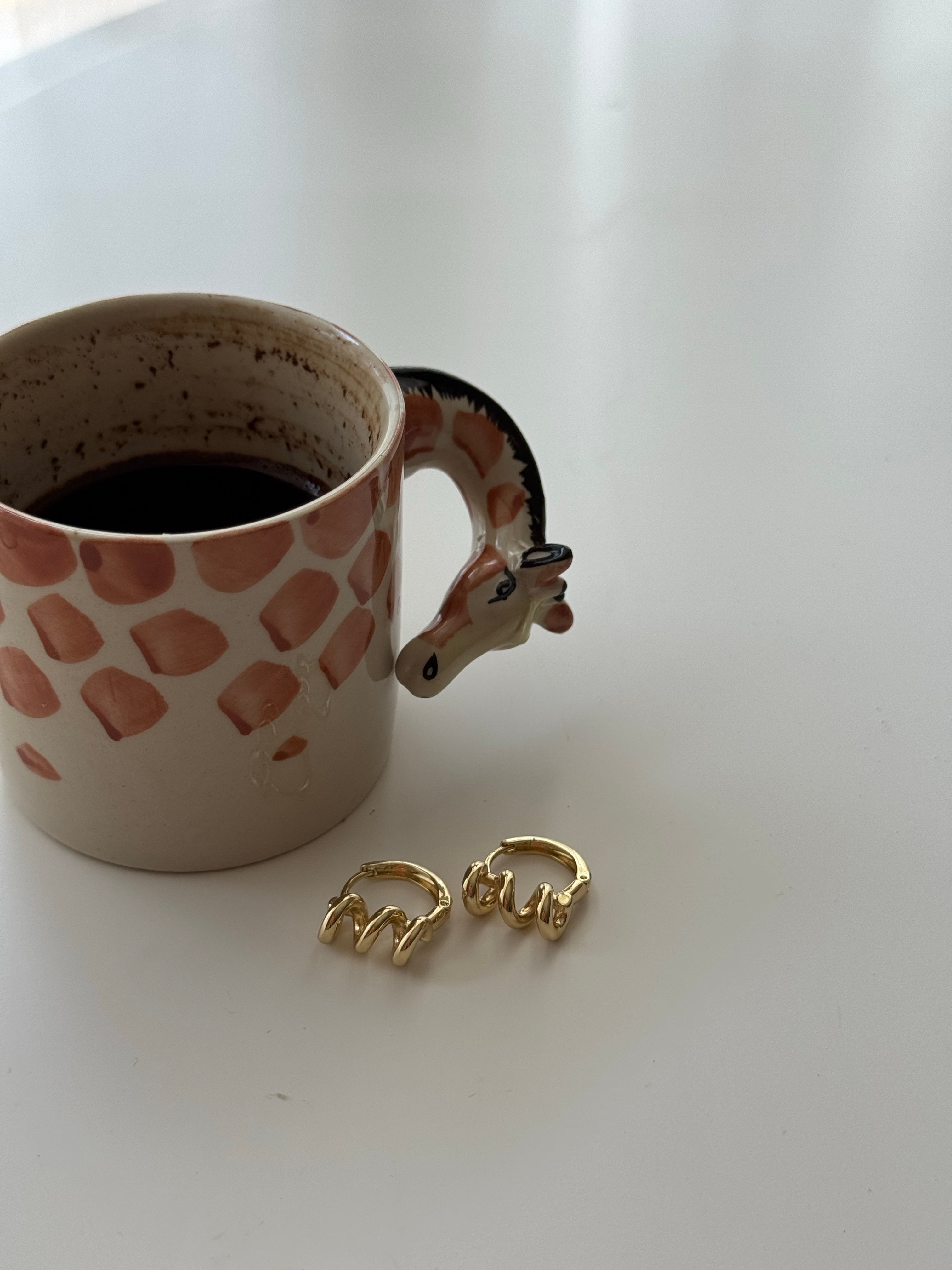 Kıvrımlı Çelik Halka Küpe
