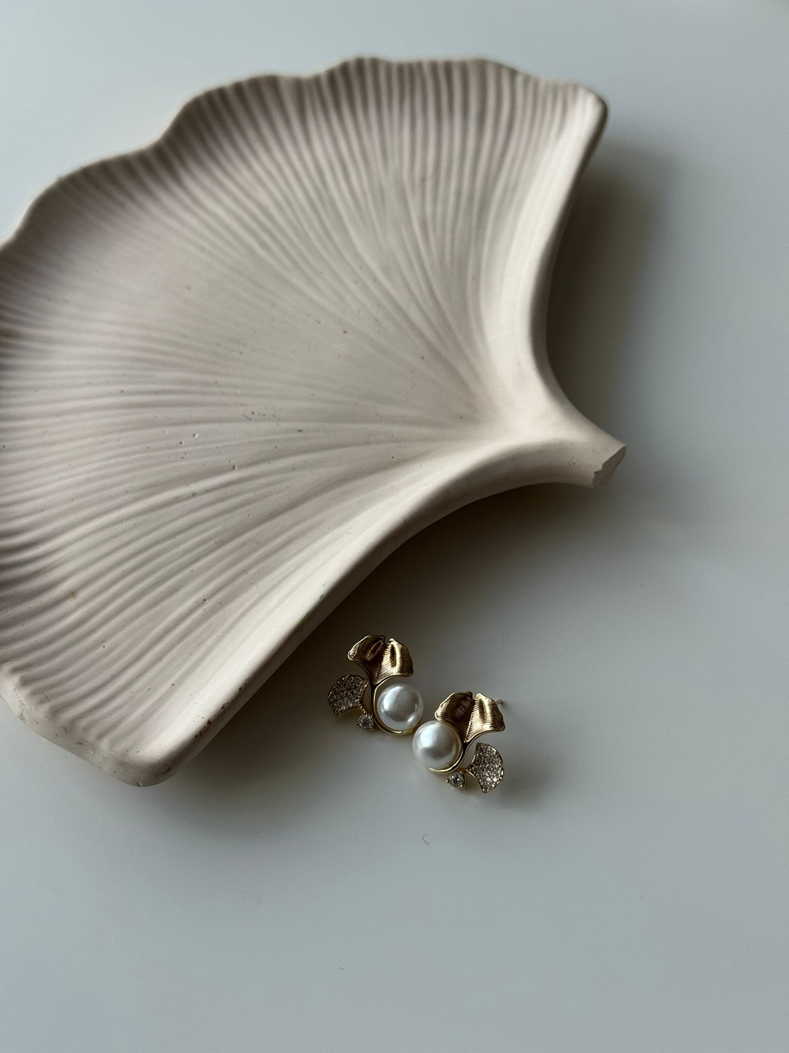 İncili Çelik Yaprak Küpe