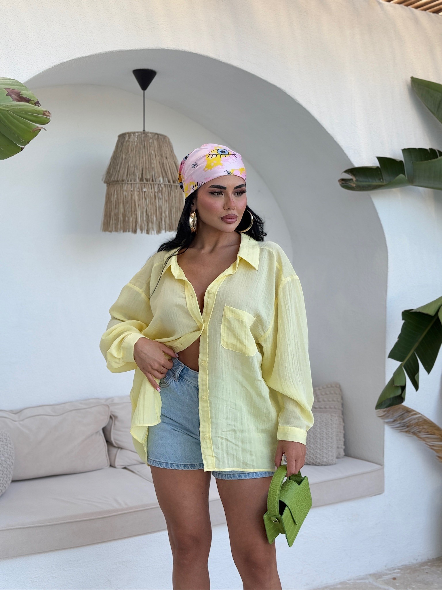 YELLOW