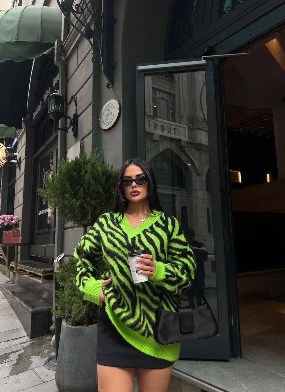 GREEN