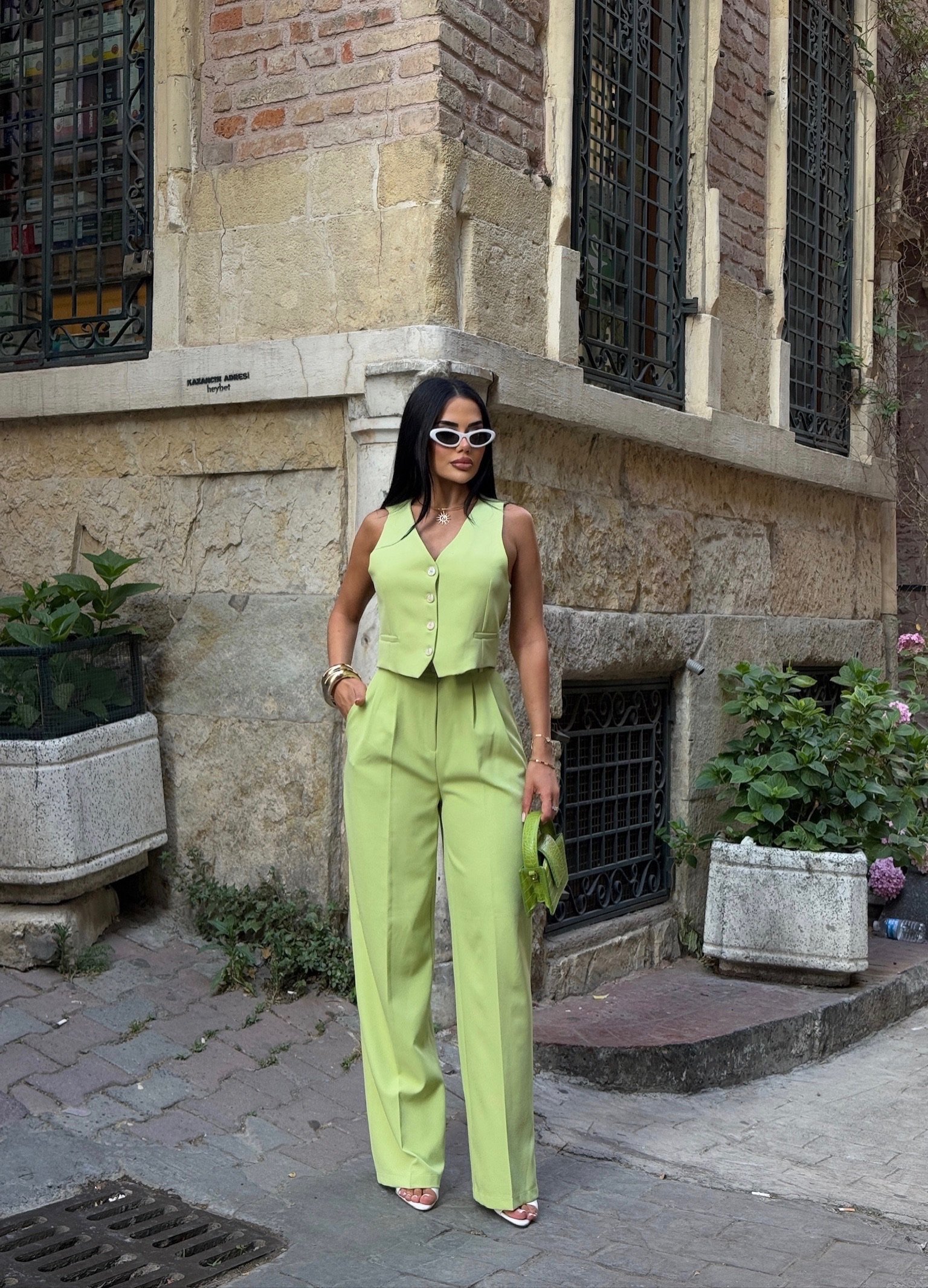 ZERO SLEEVE VEST SUIT