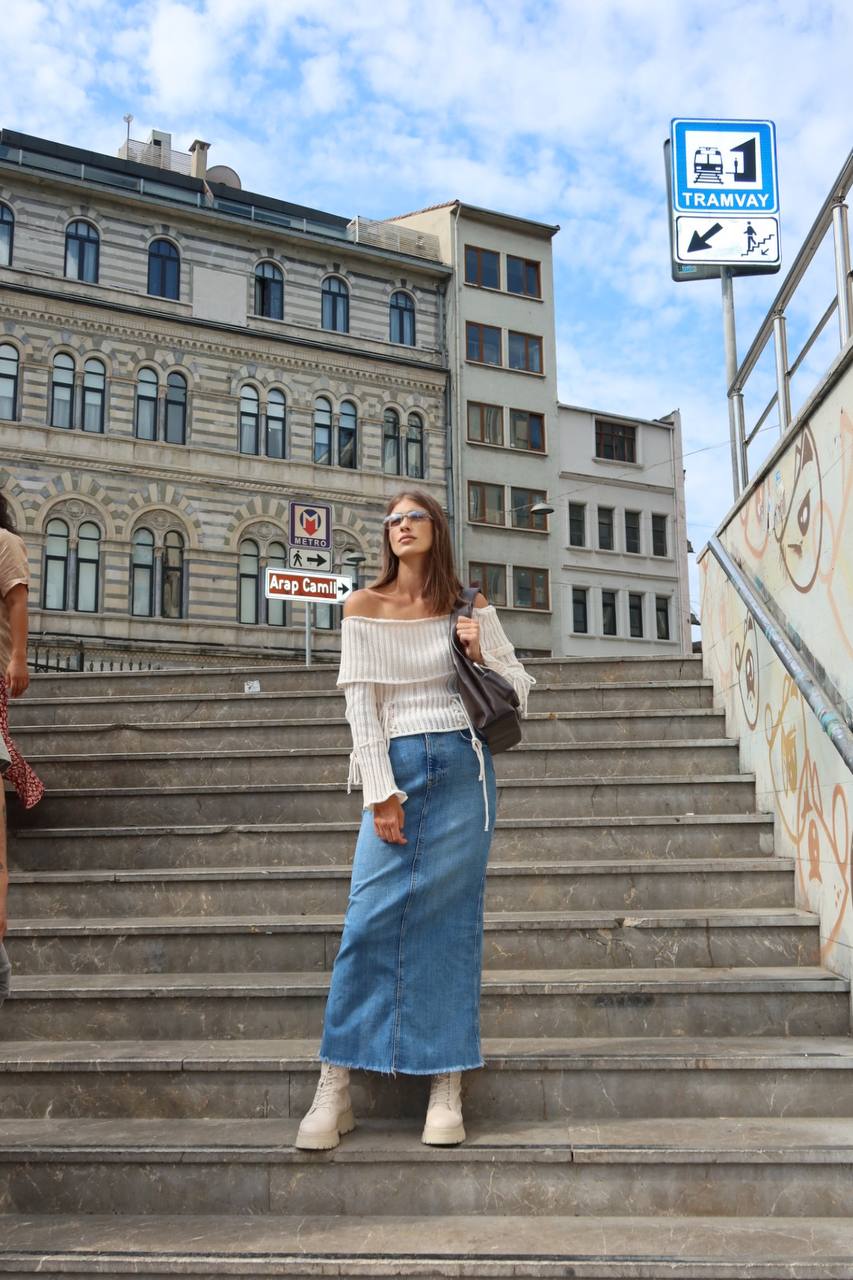 Boat Neck Short Knit Sweater