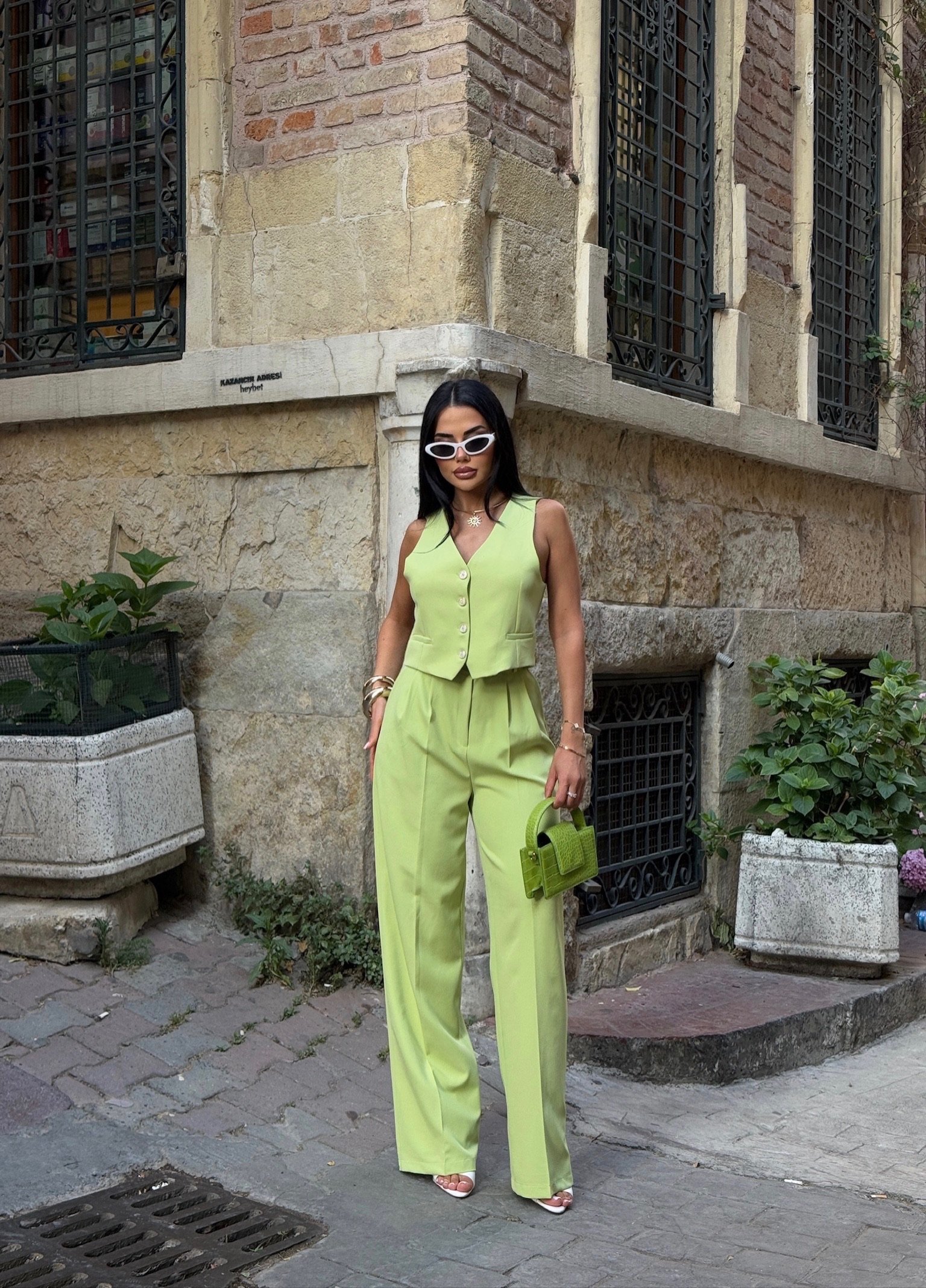 ZERO SLEEVE VEST SUIT