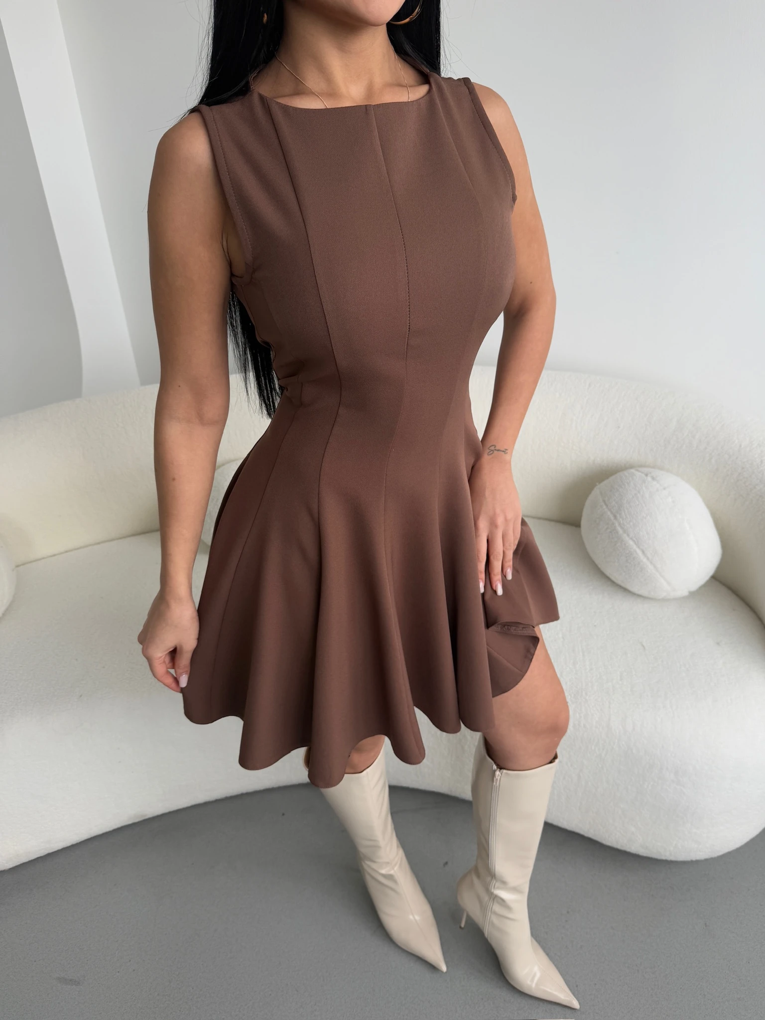 SIFIR KOL PARÇALI KISA ELBİSE