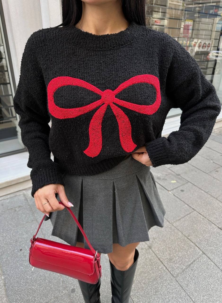 SHORT KNIT SWEATER WITH BOW FRONT