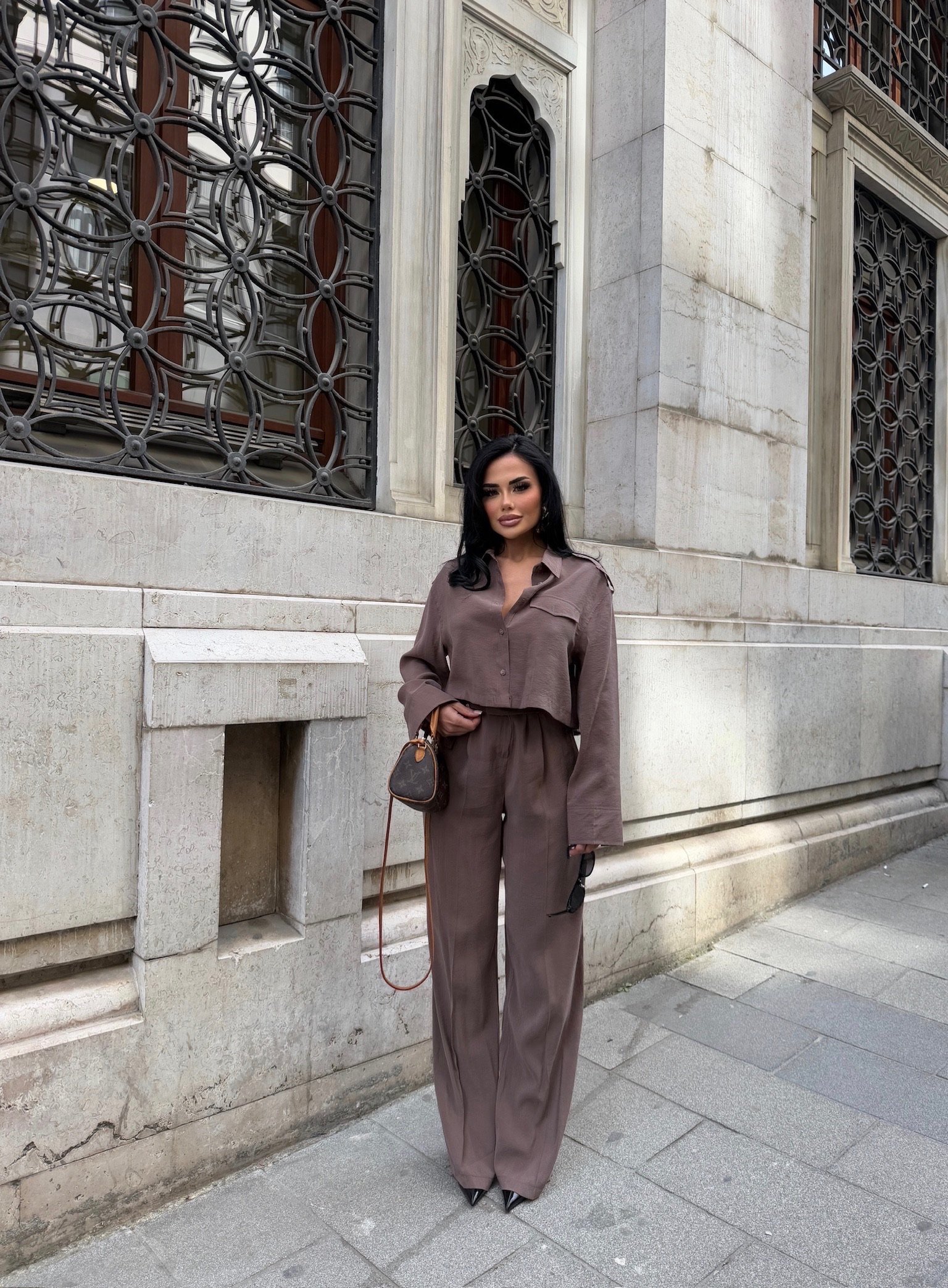 KISA GÖMLEKLİ PANTOLONLU TAKIM