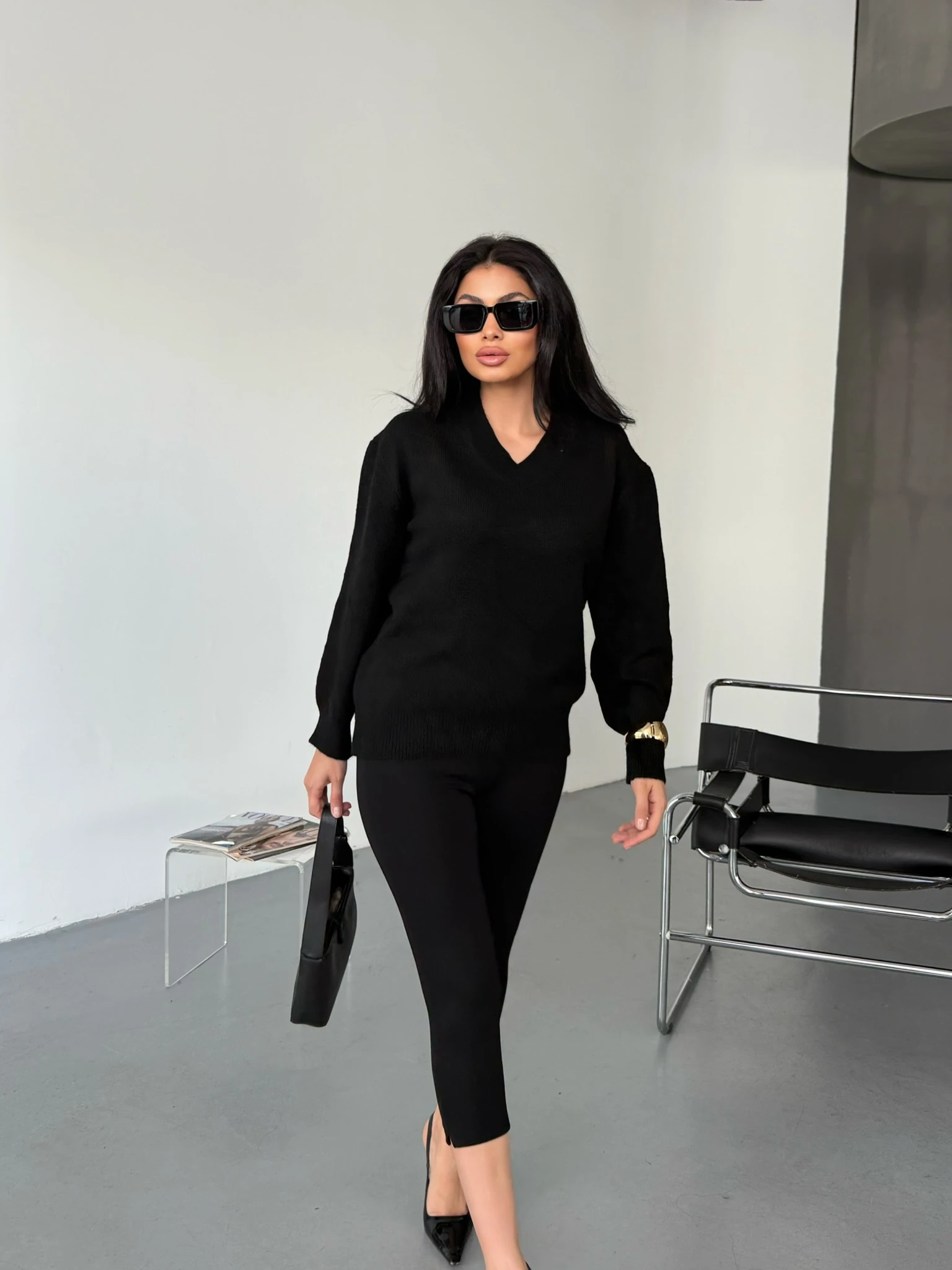 سترة تريكو برقبة على شكل حرف V