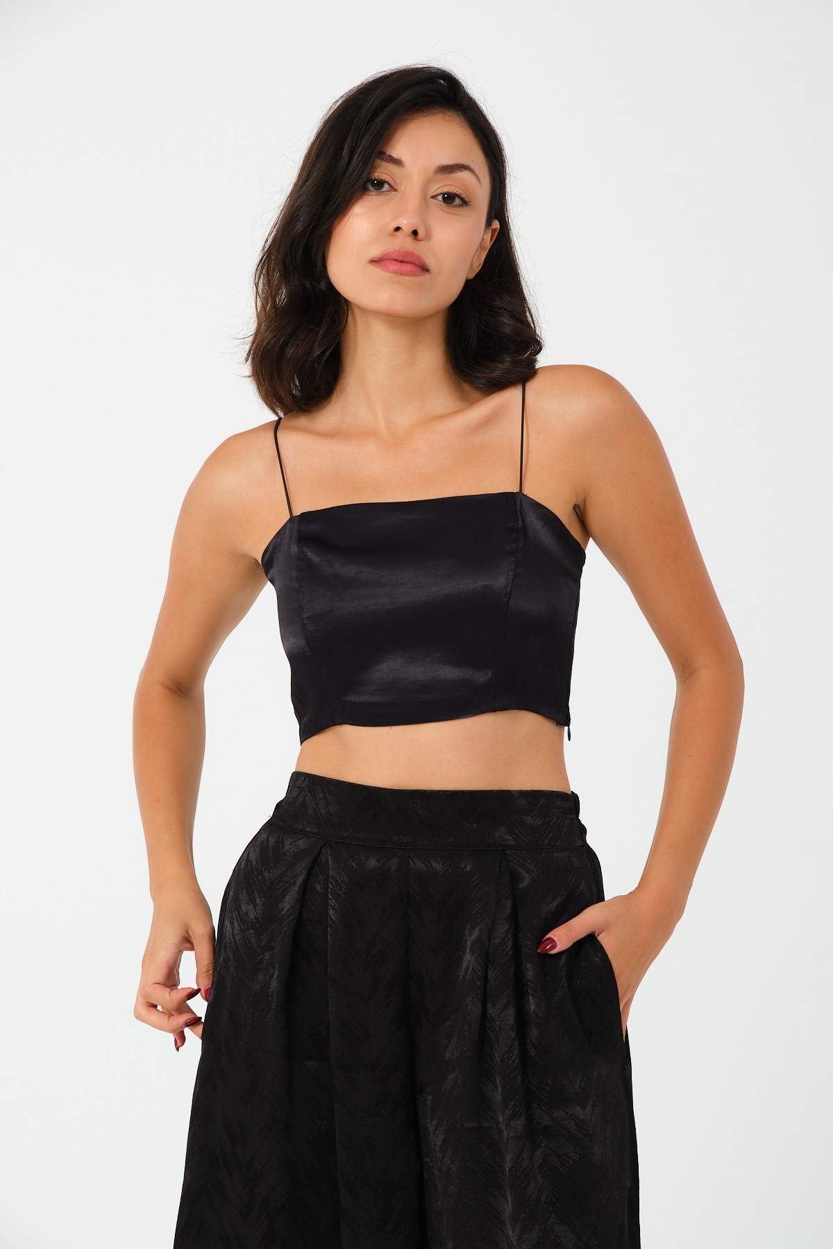 LUSH Saten Crop Top